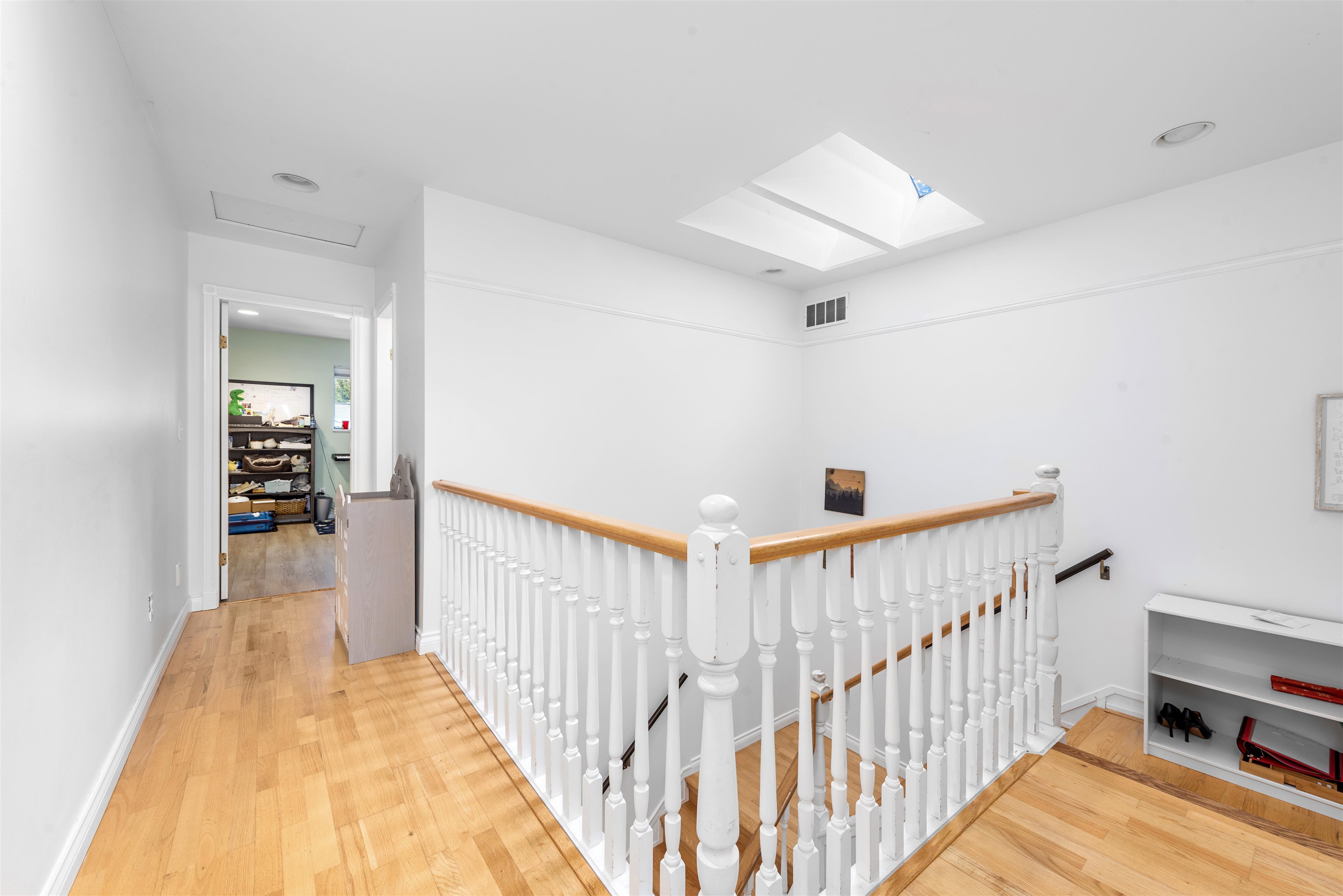 Listing image of 6755 DUFFERIN AVENUE