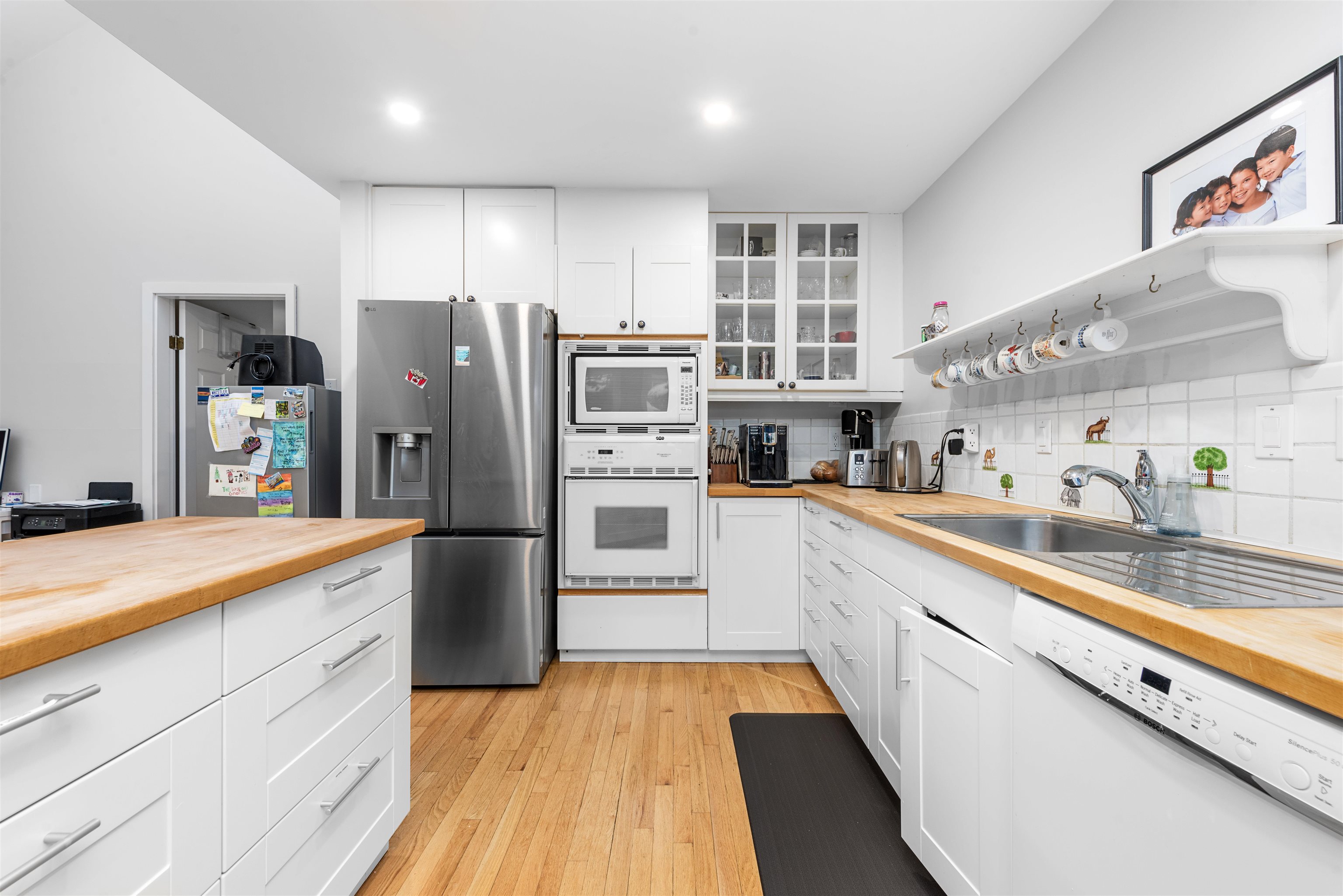 Listing image of 6755 DUFFERIN AVENUE