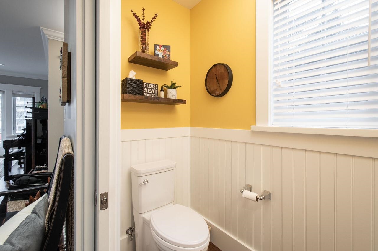 Listing image of 1421 GORDON AVENUE