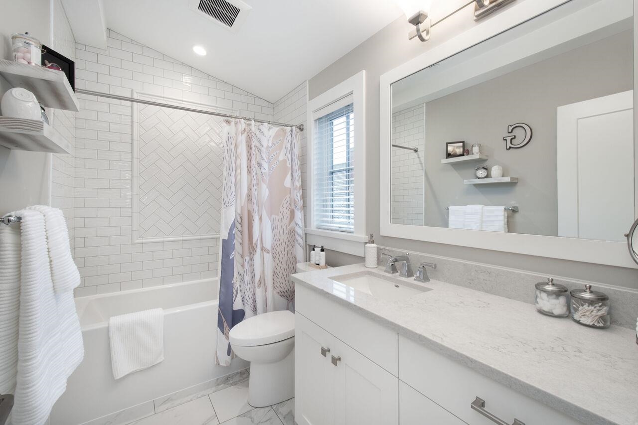 Listing image of 1421 GORDON AVENUE