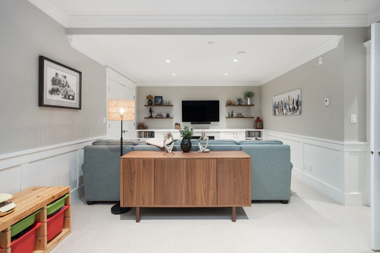 Listing image of 1421 GORDON AVENUE