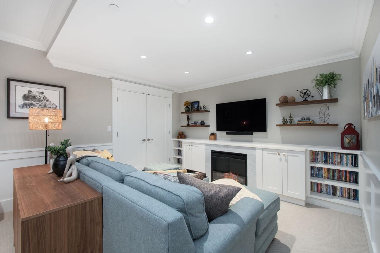 Listing image of 1421 GORDON AVENUE