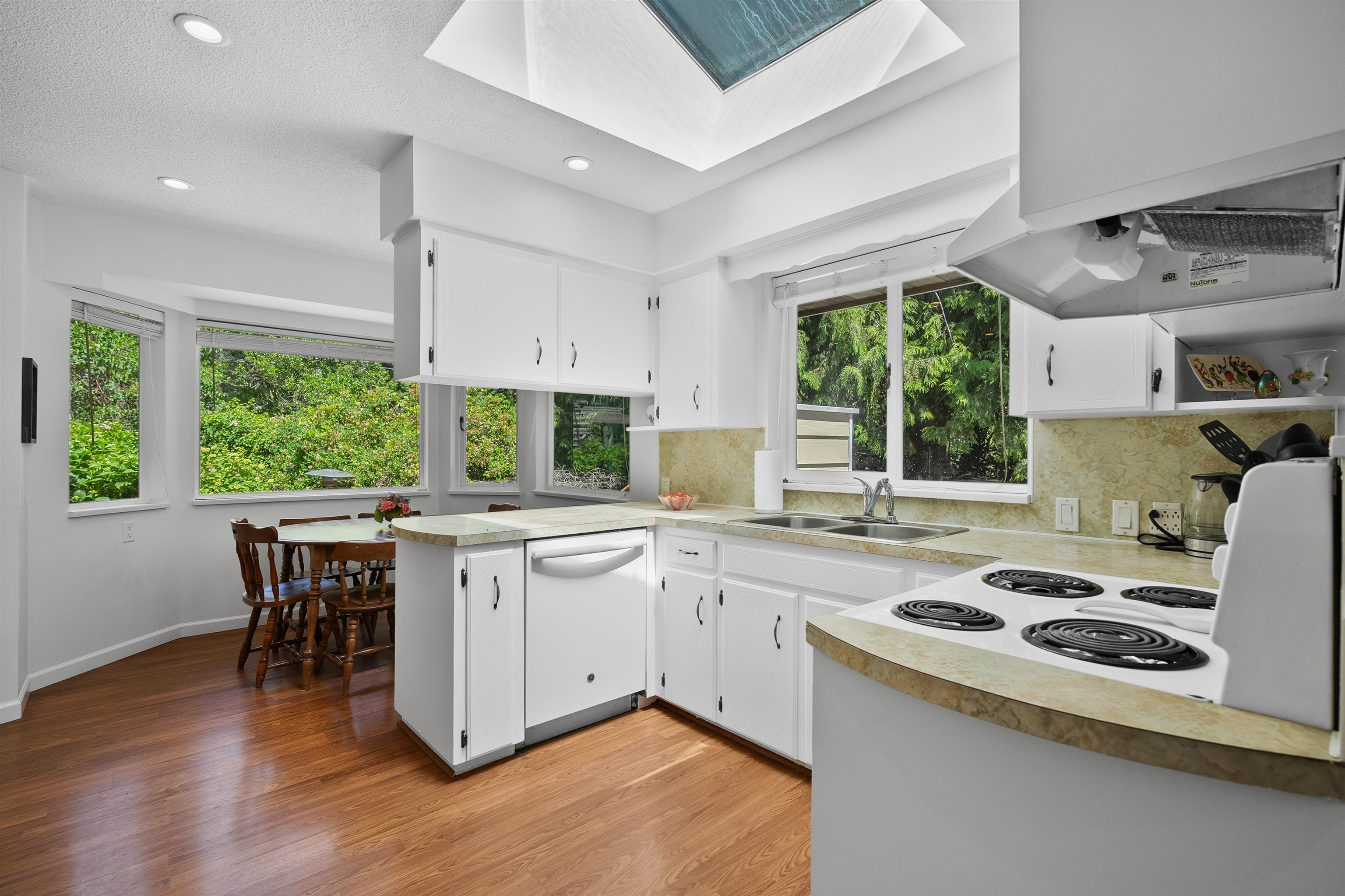 Listing image of 5749 CRANLEY DRIVE