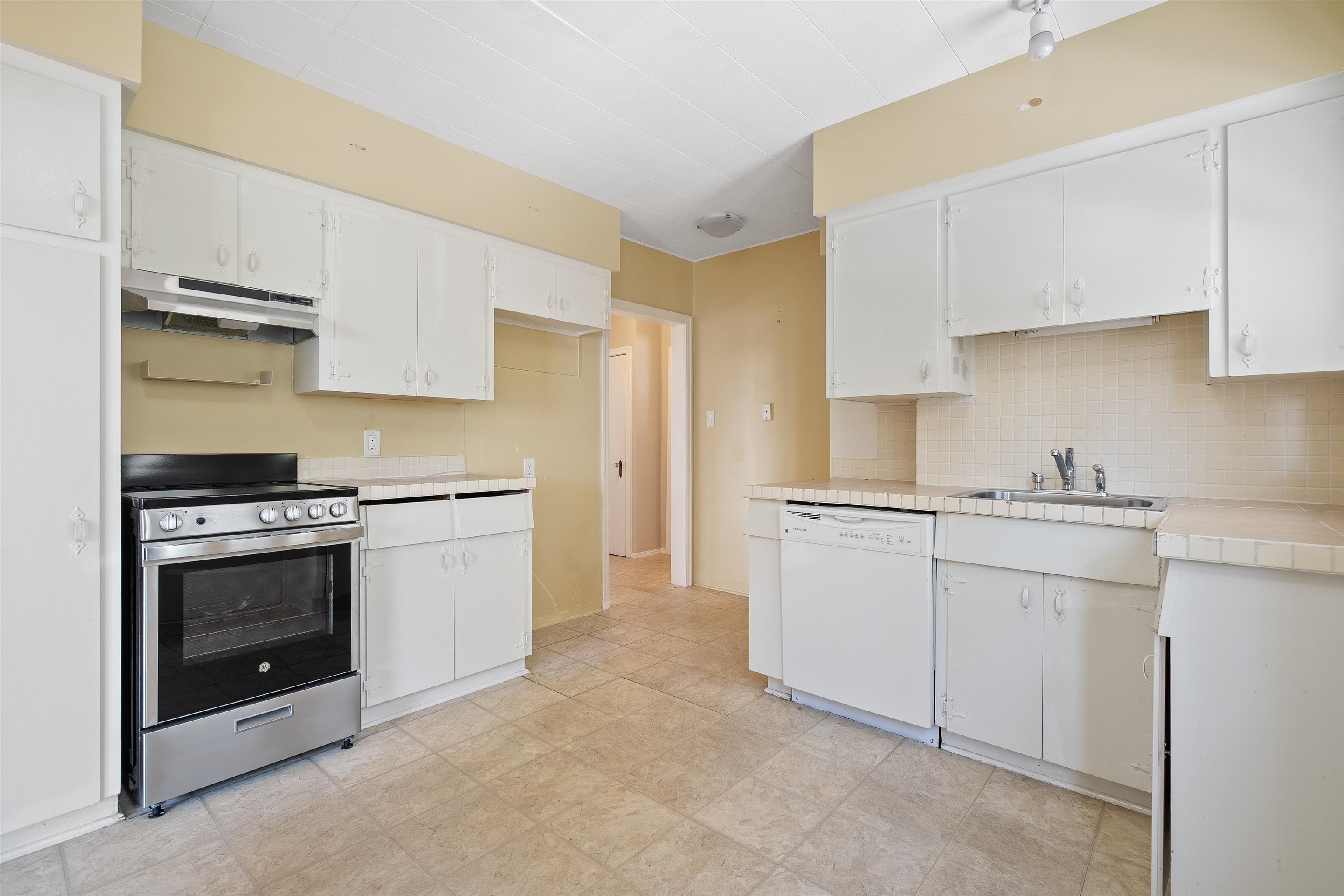 Listing image of 1428 20TH STREET