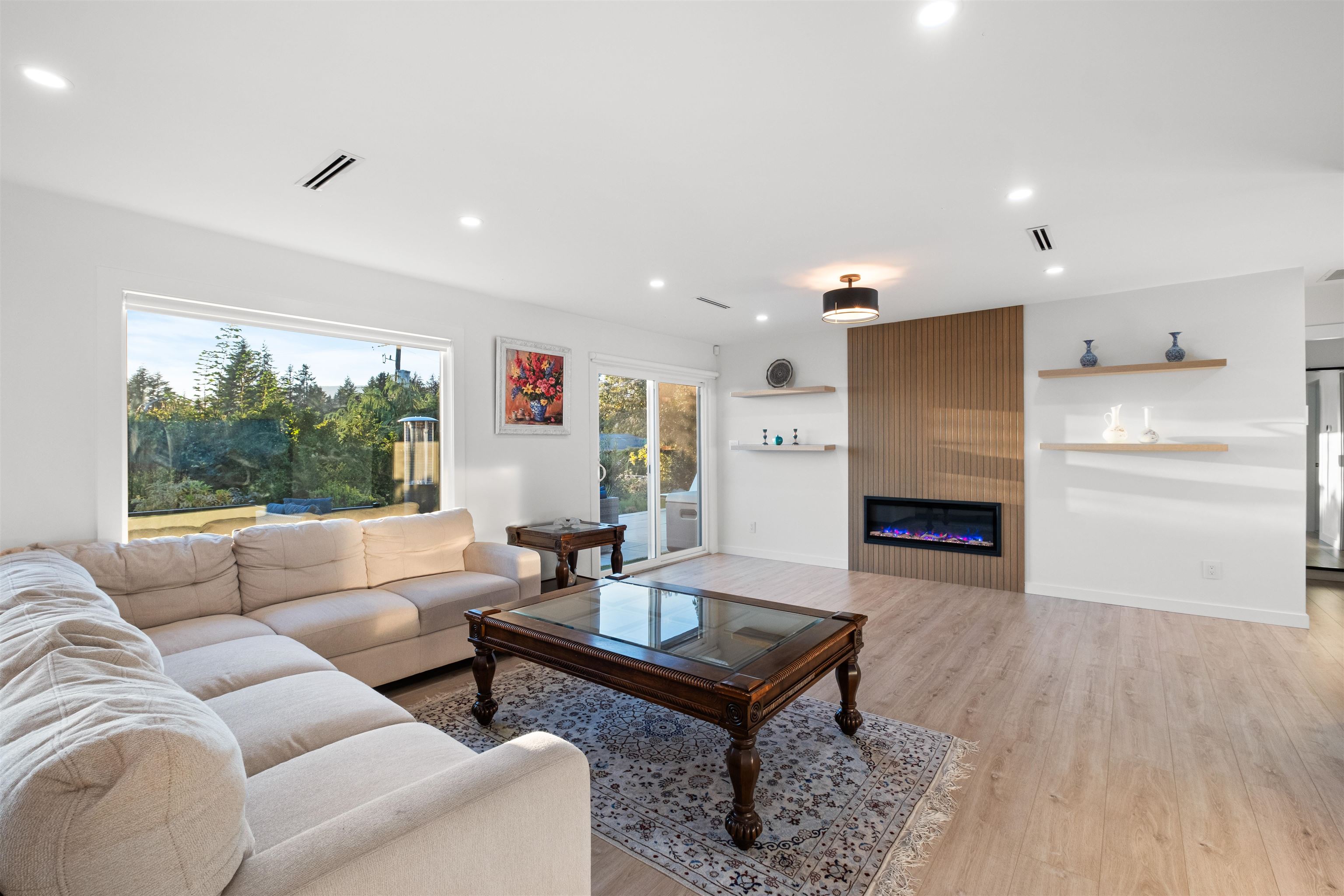 Listing image of 3812 DALKEITH DRIVE