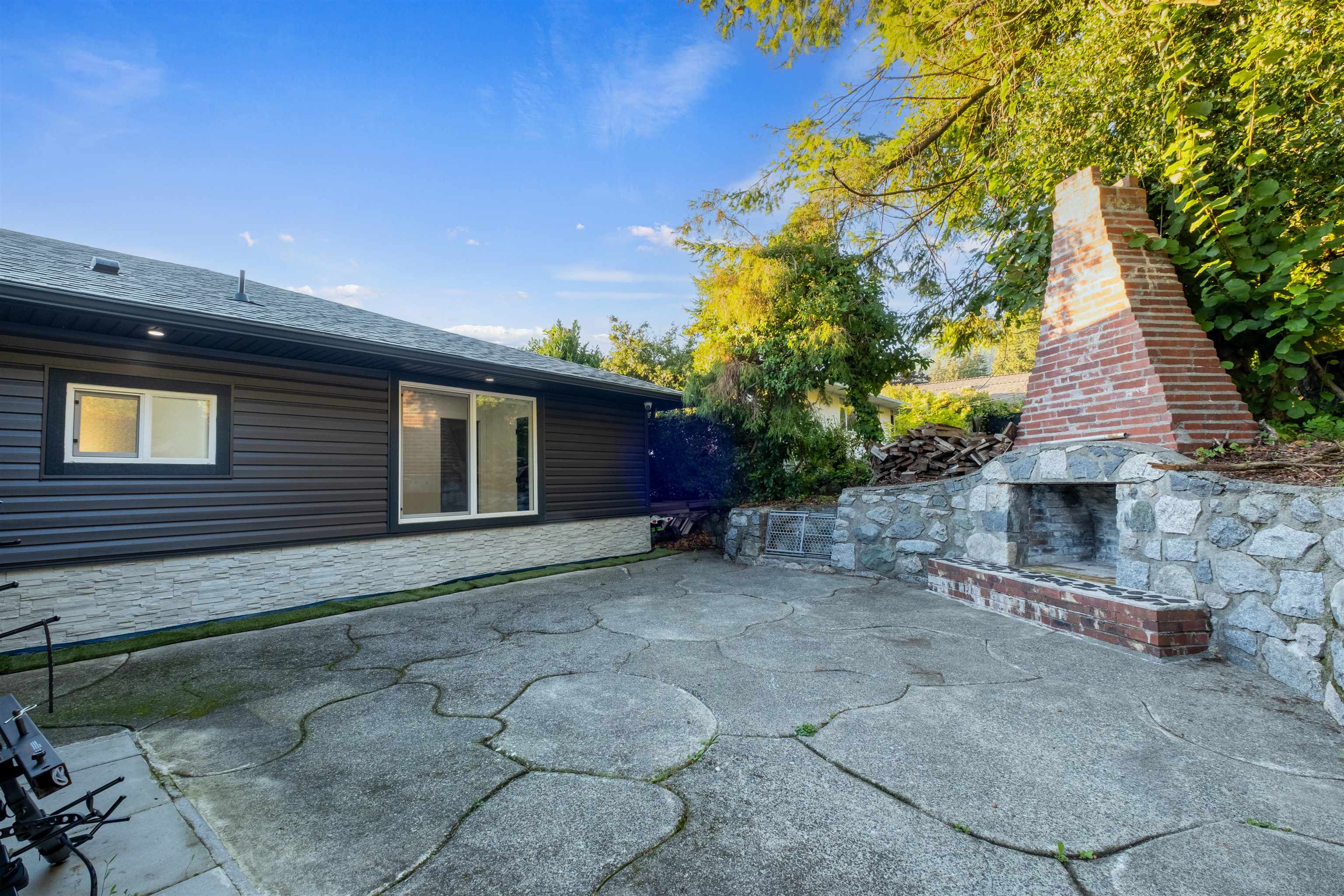 Listing image of 3812 DALKEITH DRIVE