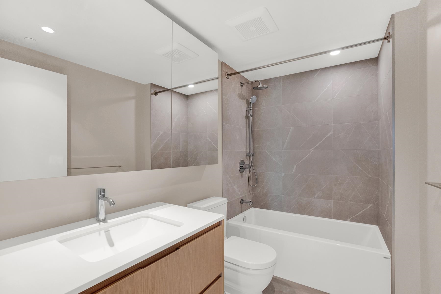 Listing image of 901 1500 FERN STREET