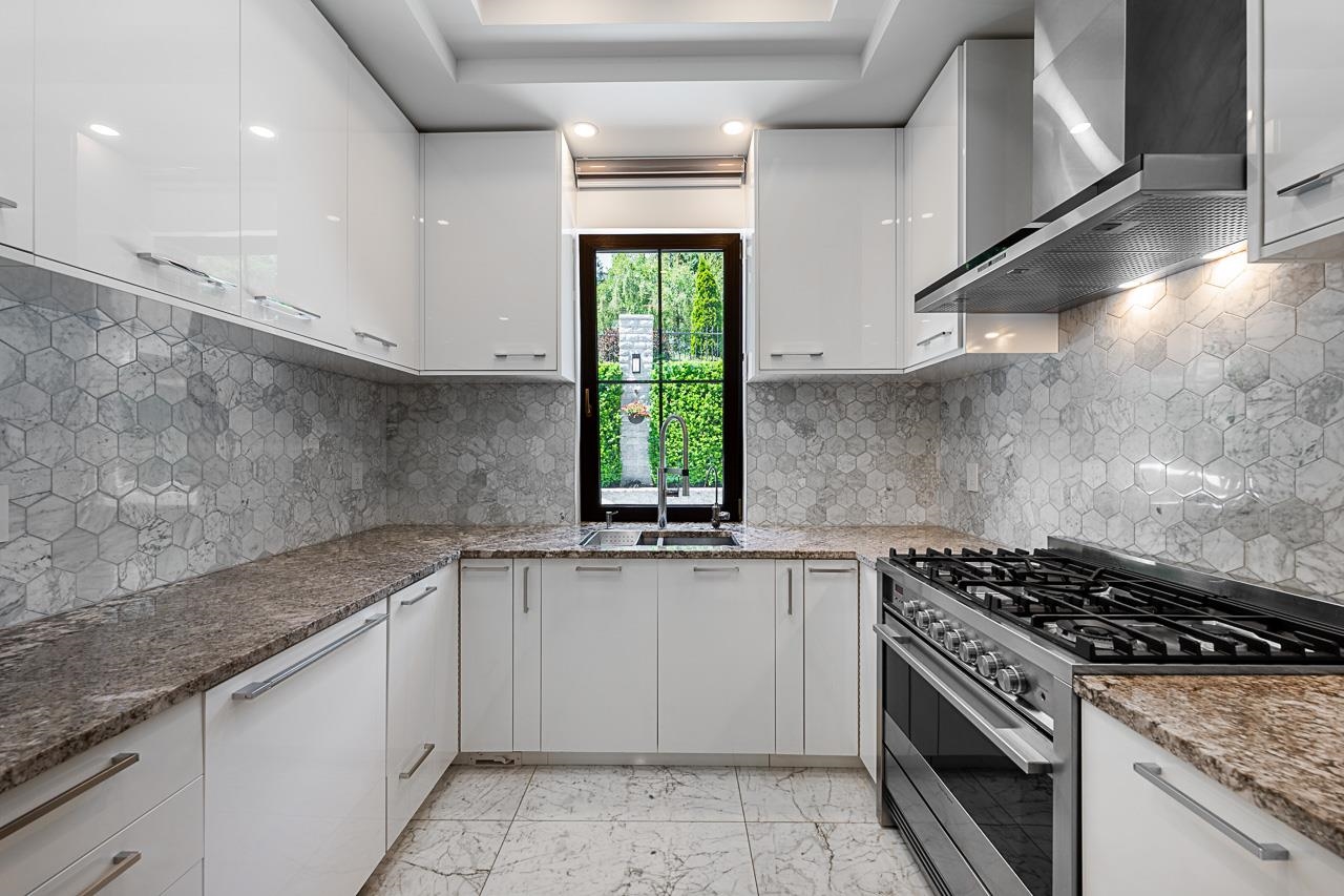 Listing image of 558 GLENROSS ROAD