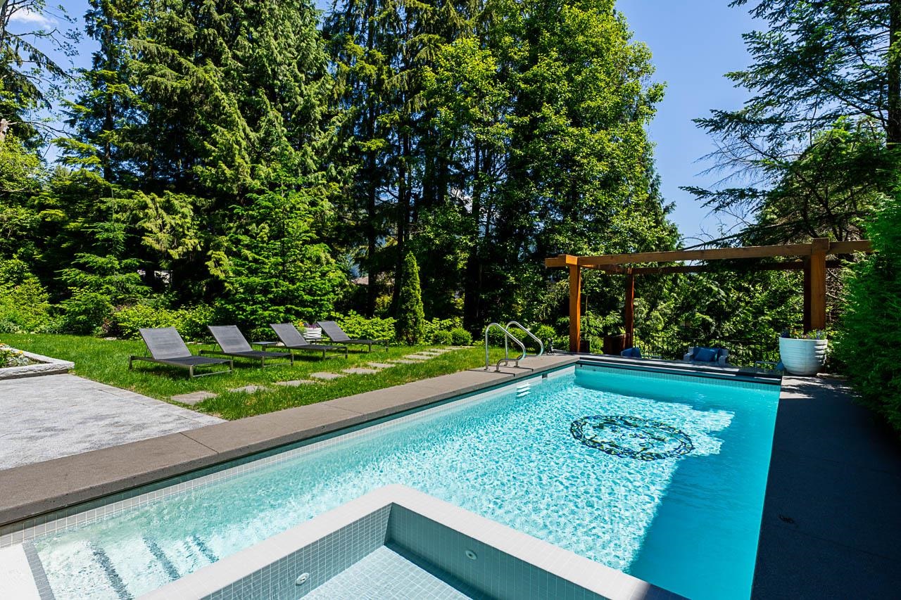 Listing image of 558 GLENROSS ROAD