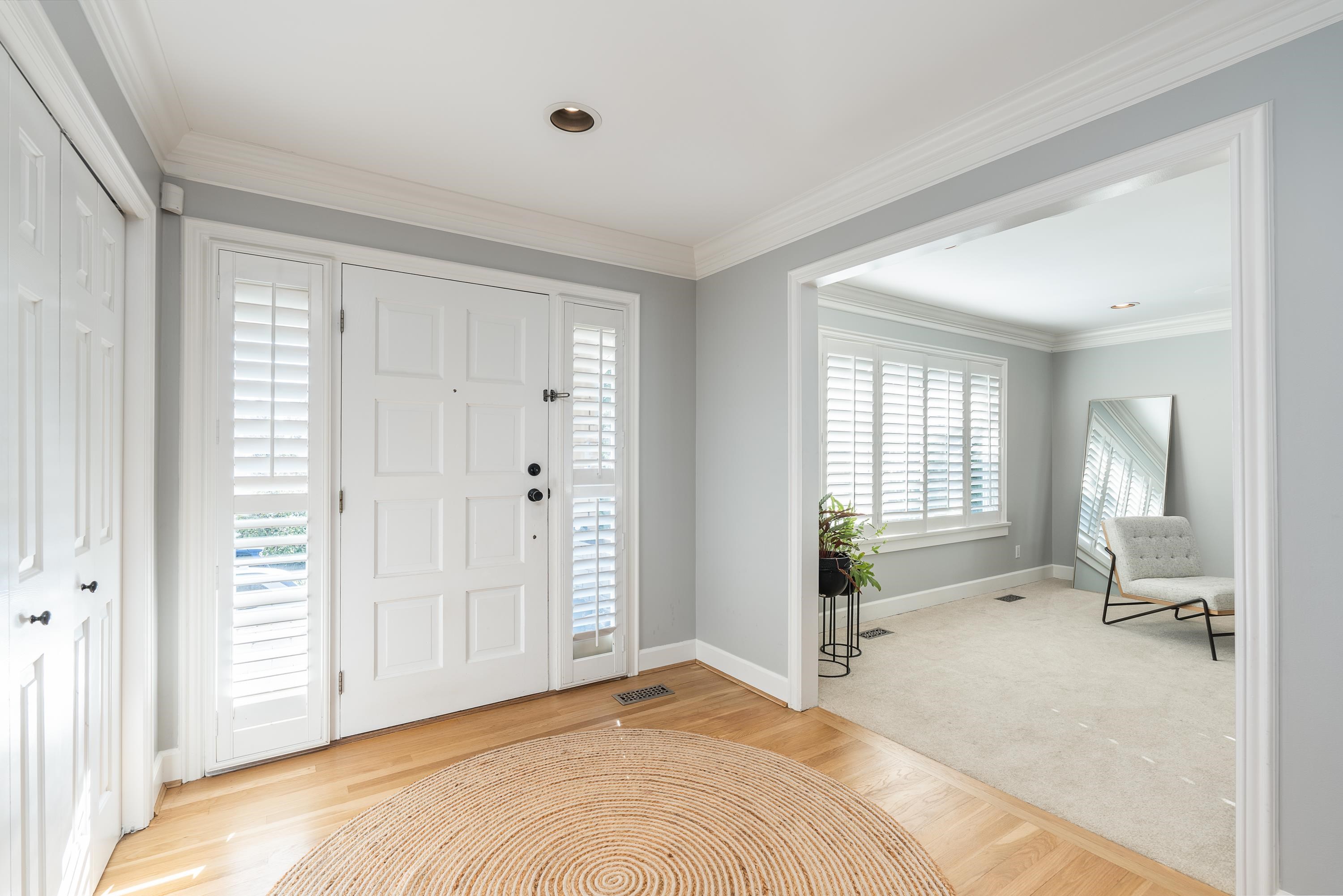 Listing image of 4629 CAULFEILD DRIVE