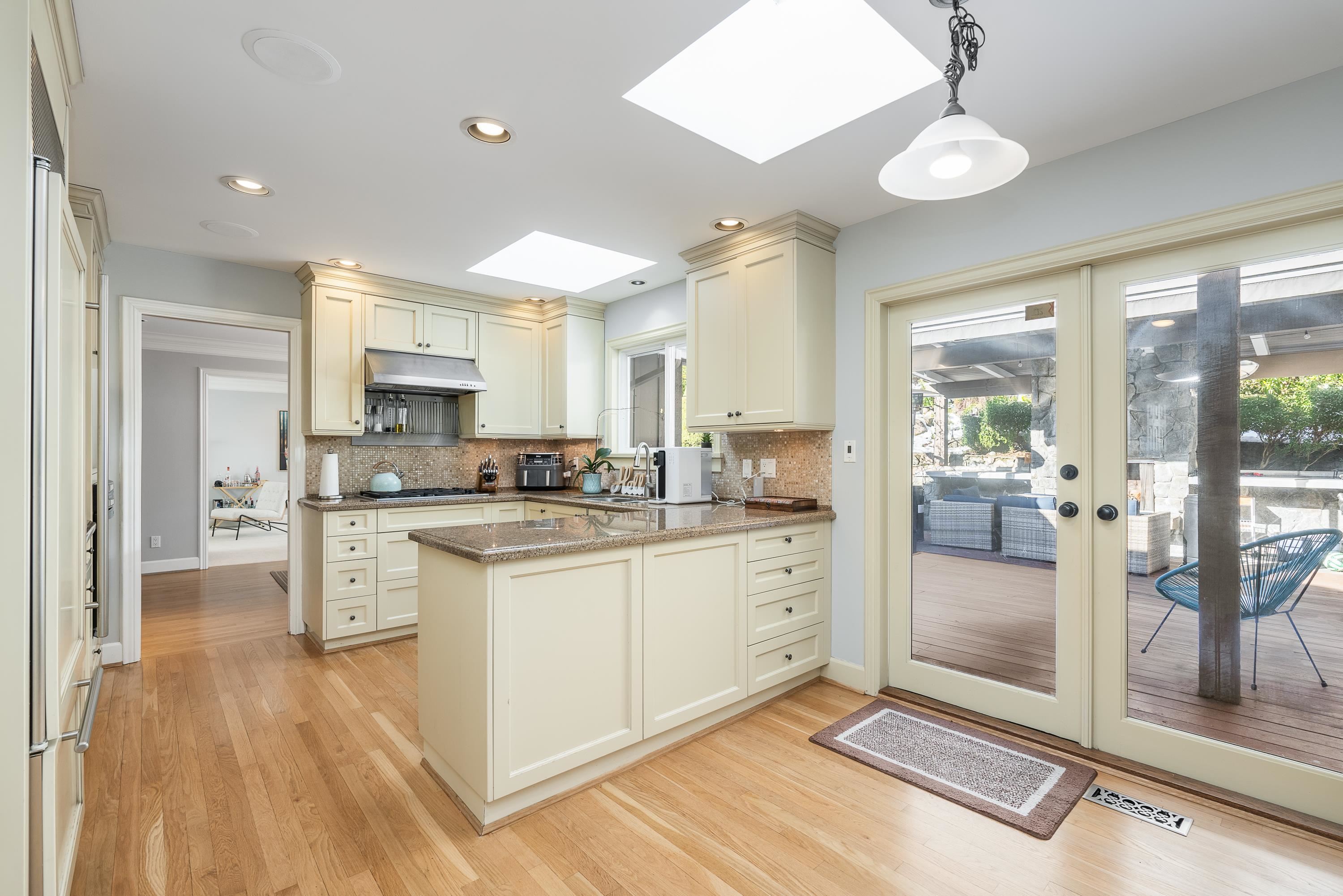 Listing image of 4629 CAULFEILD DRIVE