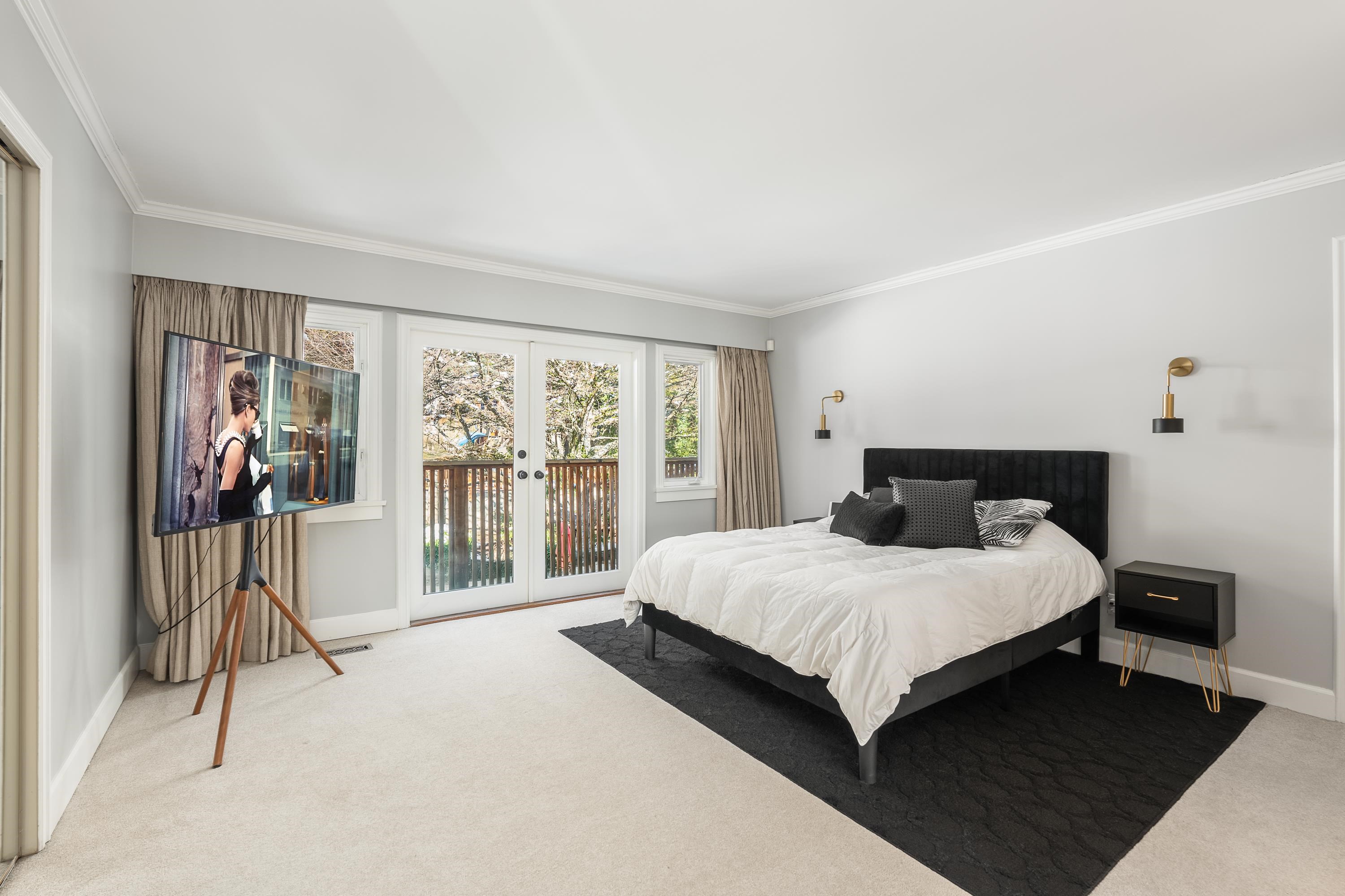 Listing image of 4629 CAULFEILD DRIVE