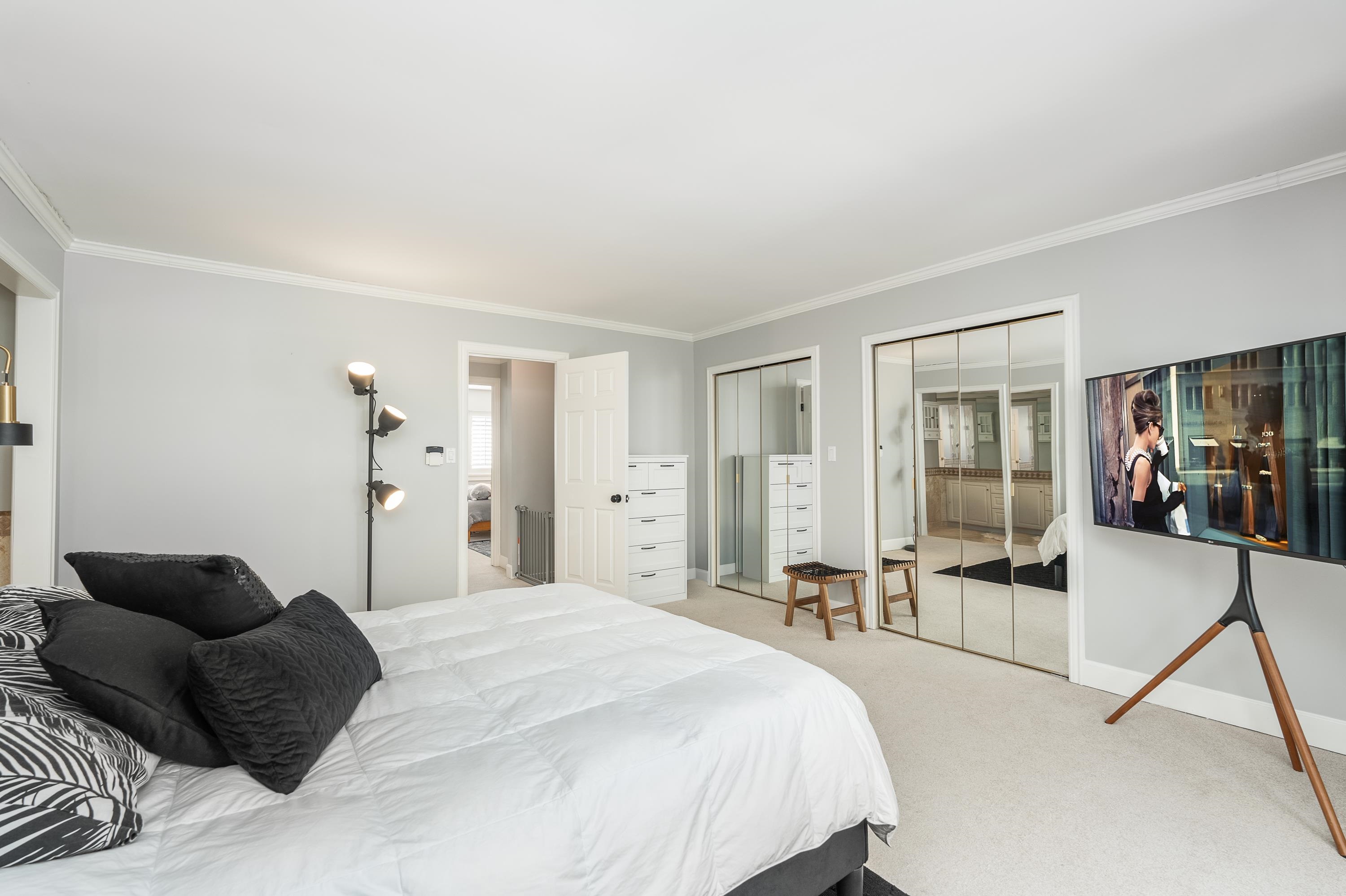 Listing image of 4629 CAULFEILD DRIVE