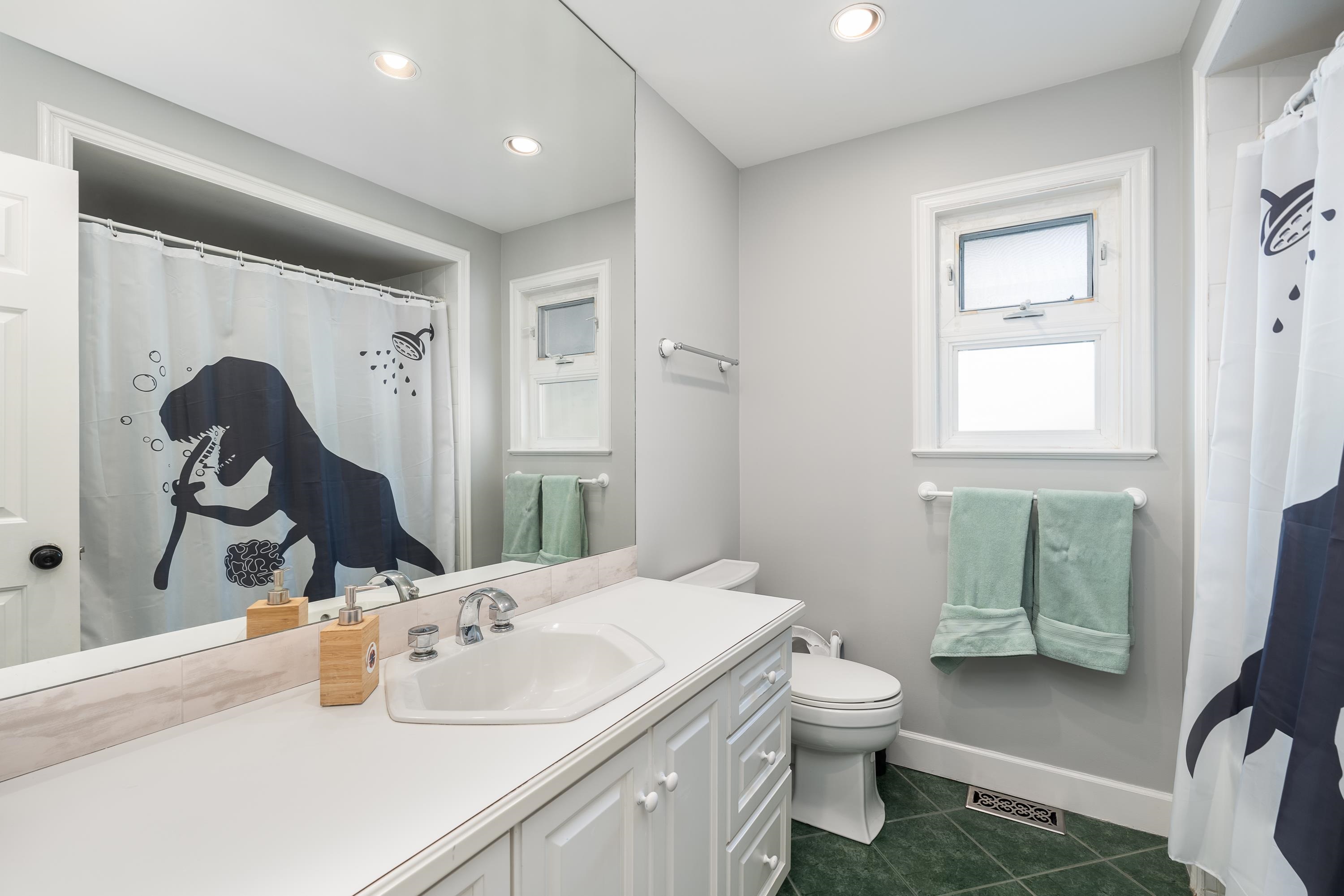 Listing image of 4629 CAULFEILD DRIVE
