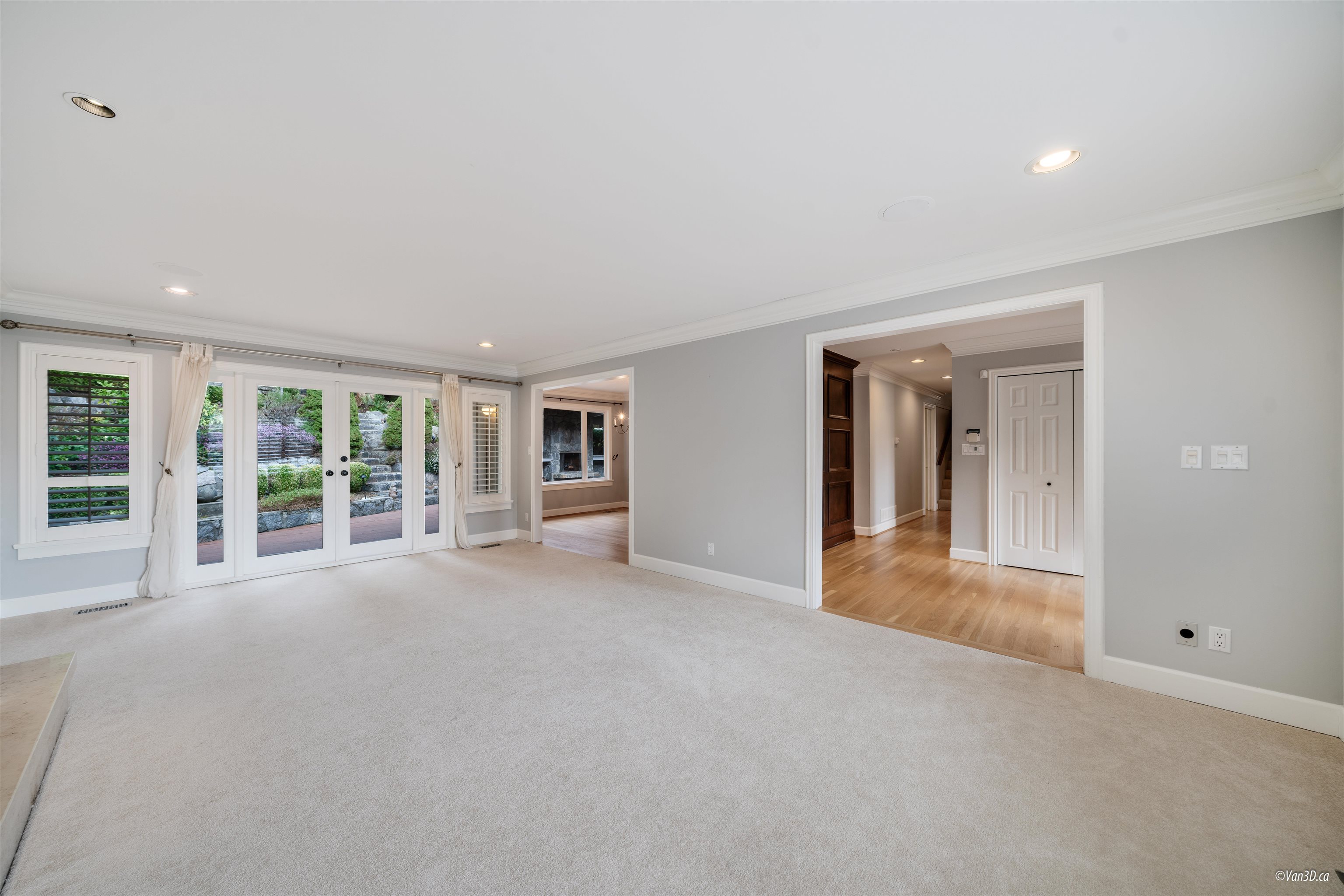 Listing image of 4629 CAULFEILD DRIVE