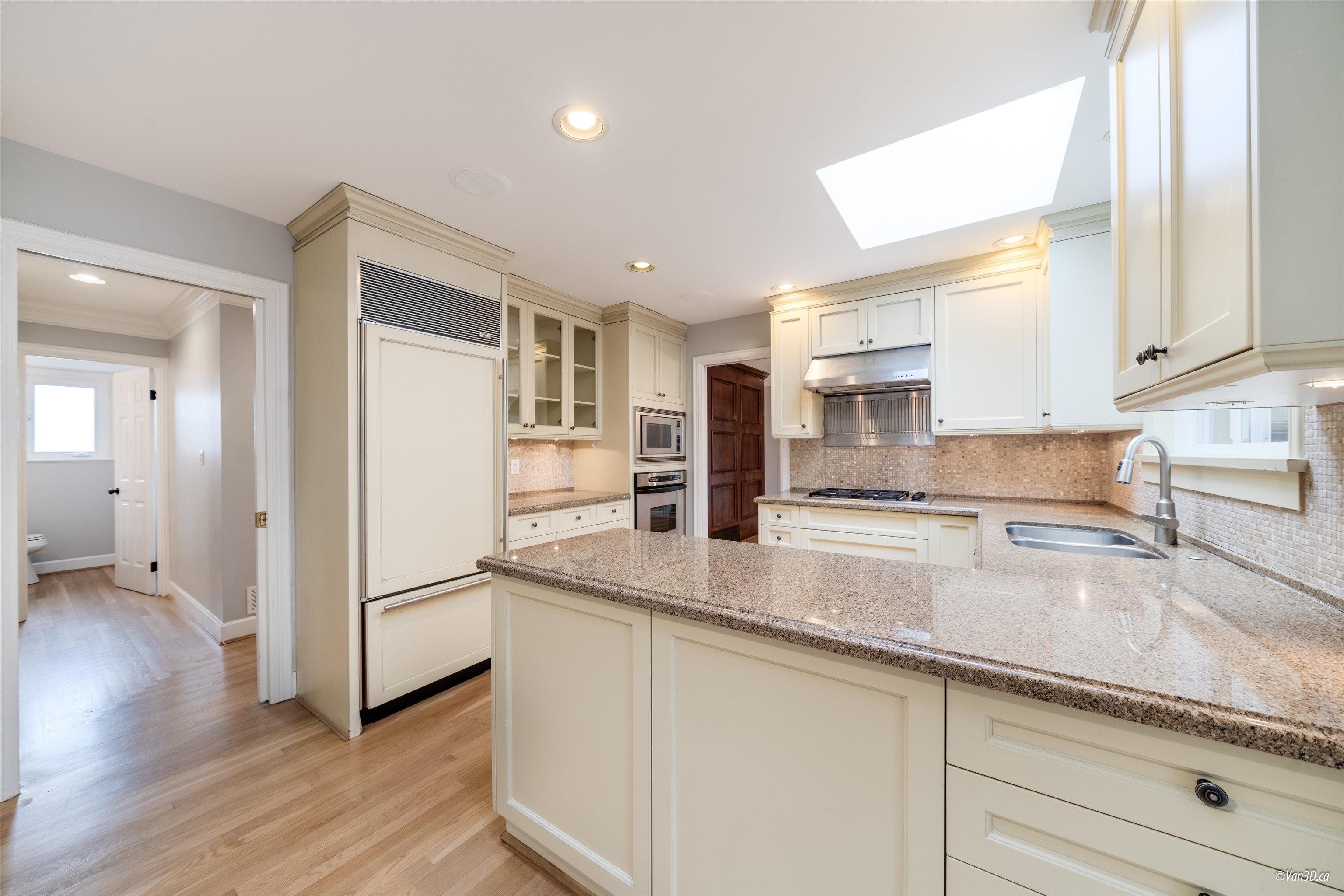 Listing image of 4629 CAULFEILD DRIVE