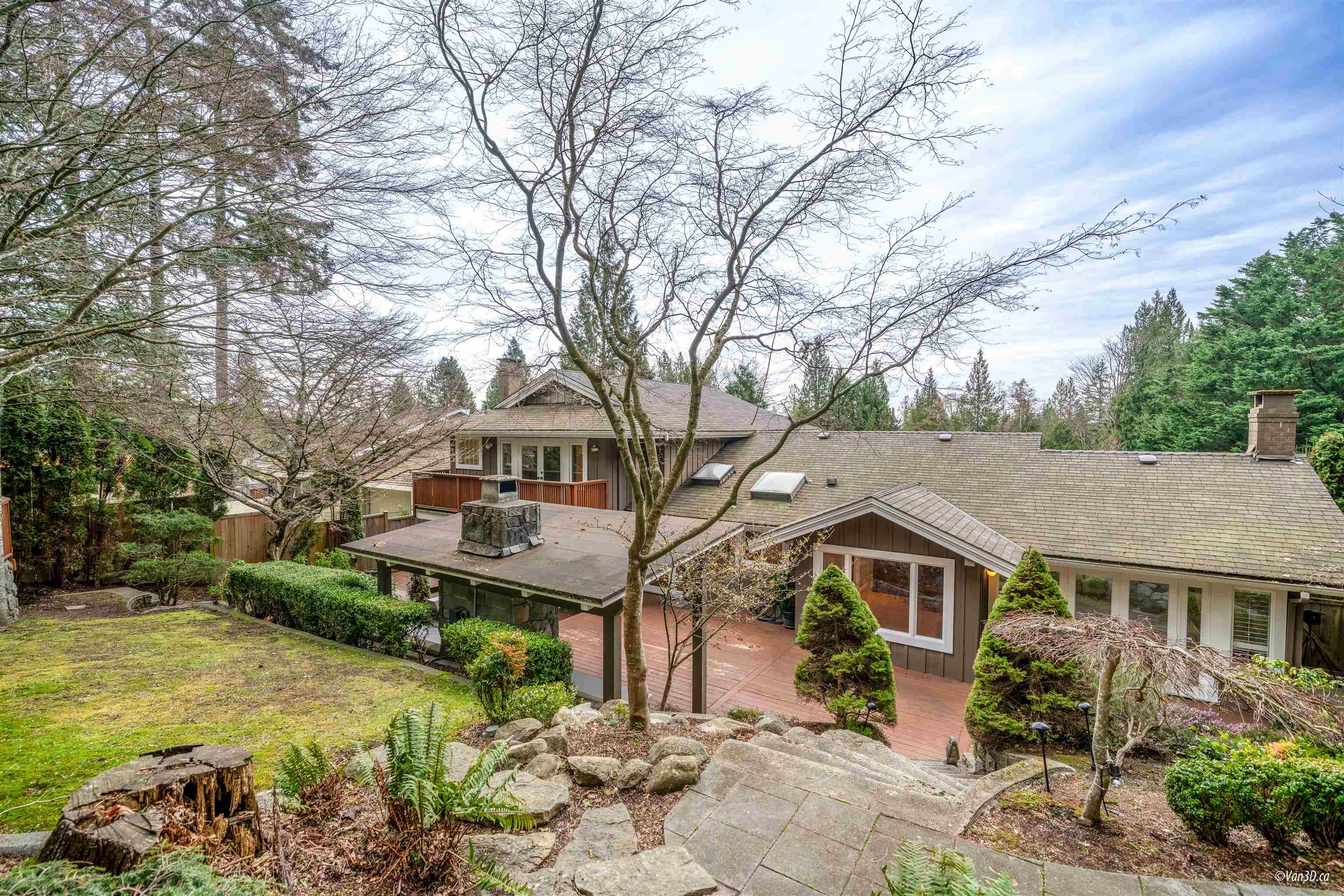 Listing image of 4629 CAULFEILD DRIVE