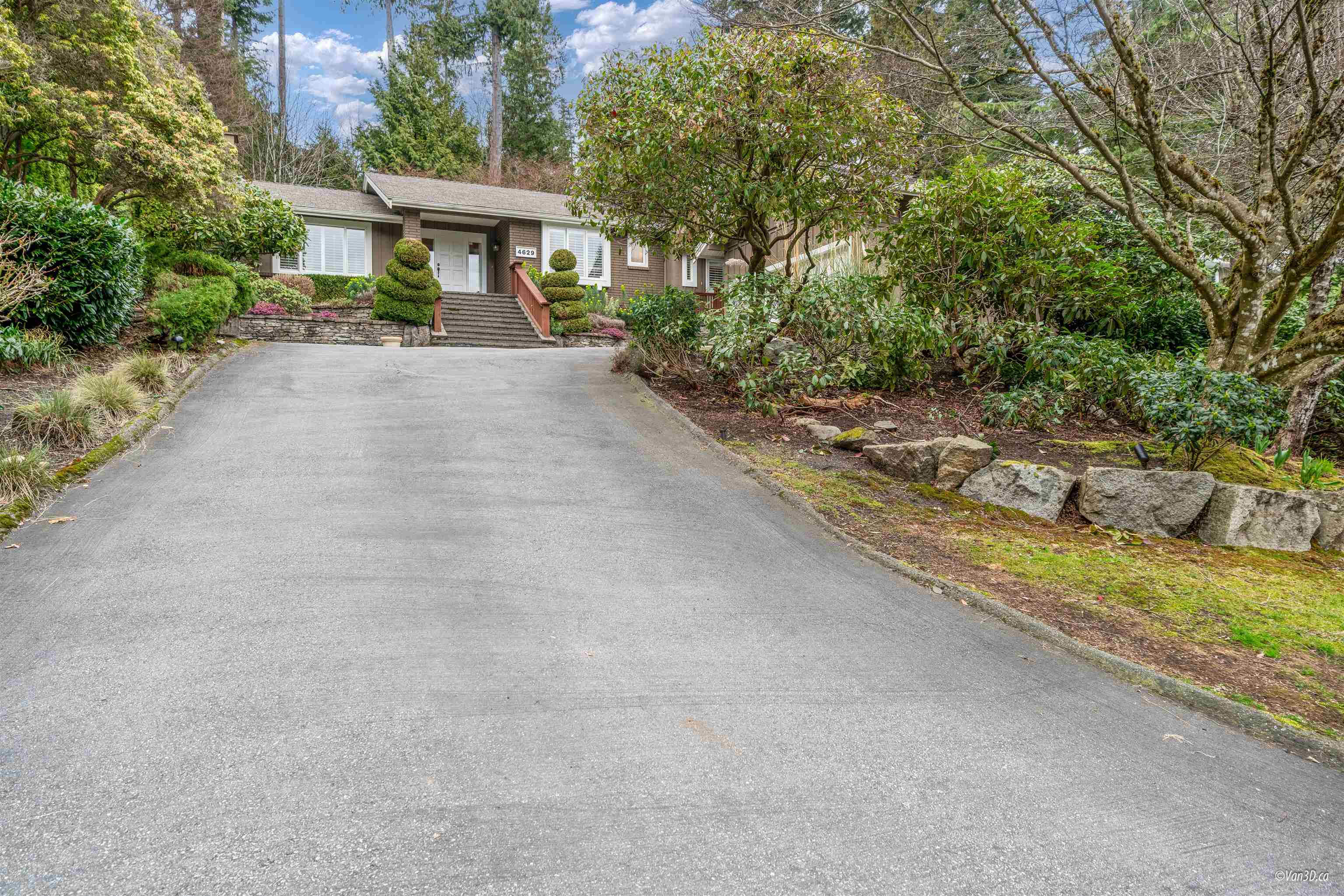 Listing image of 4629 CAULFEILD DRIVE