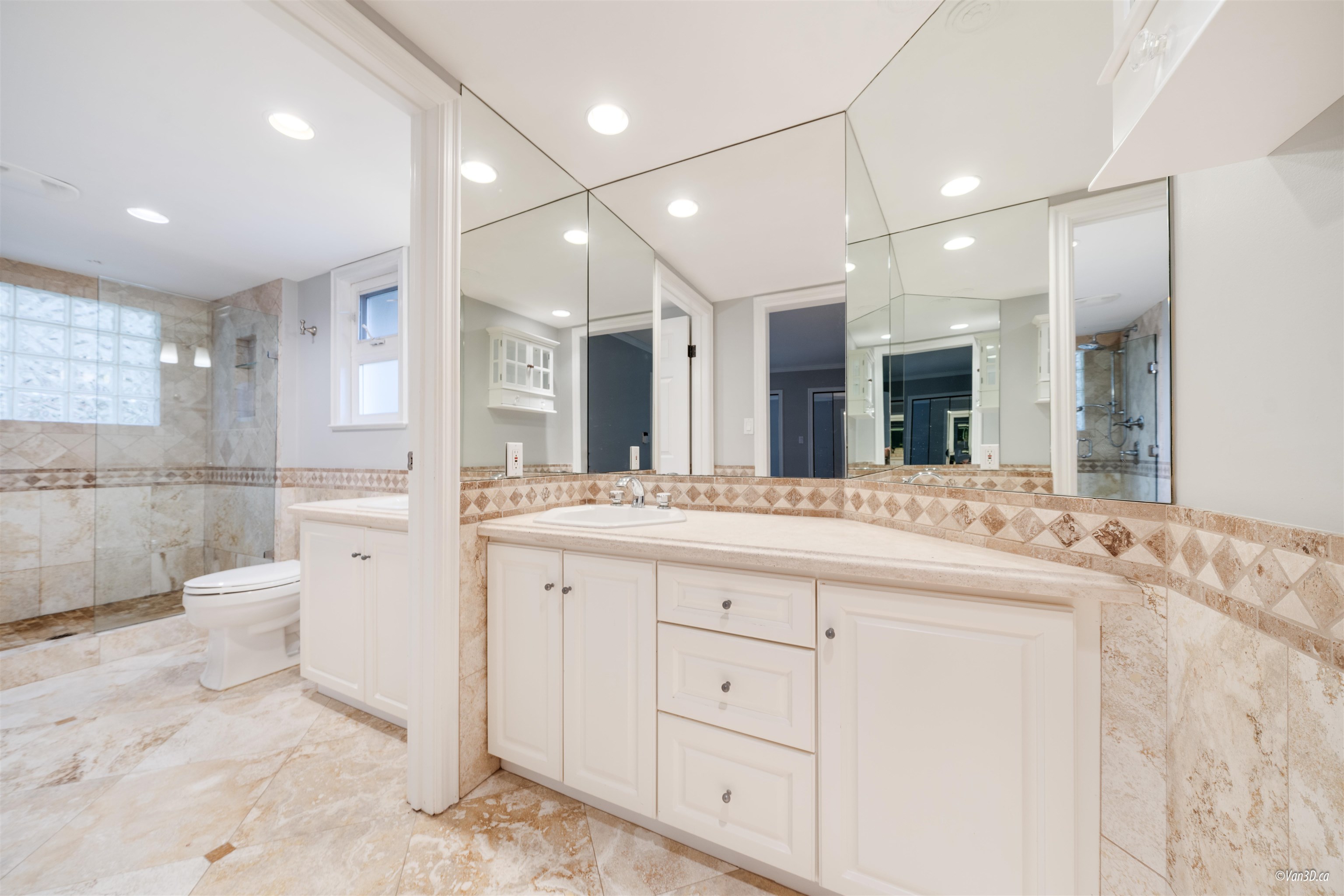 Listing image of 4629 CAULFEILD DRIVE