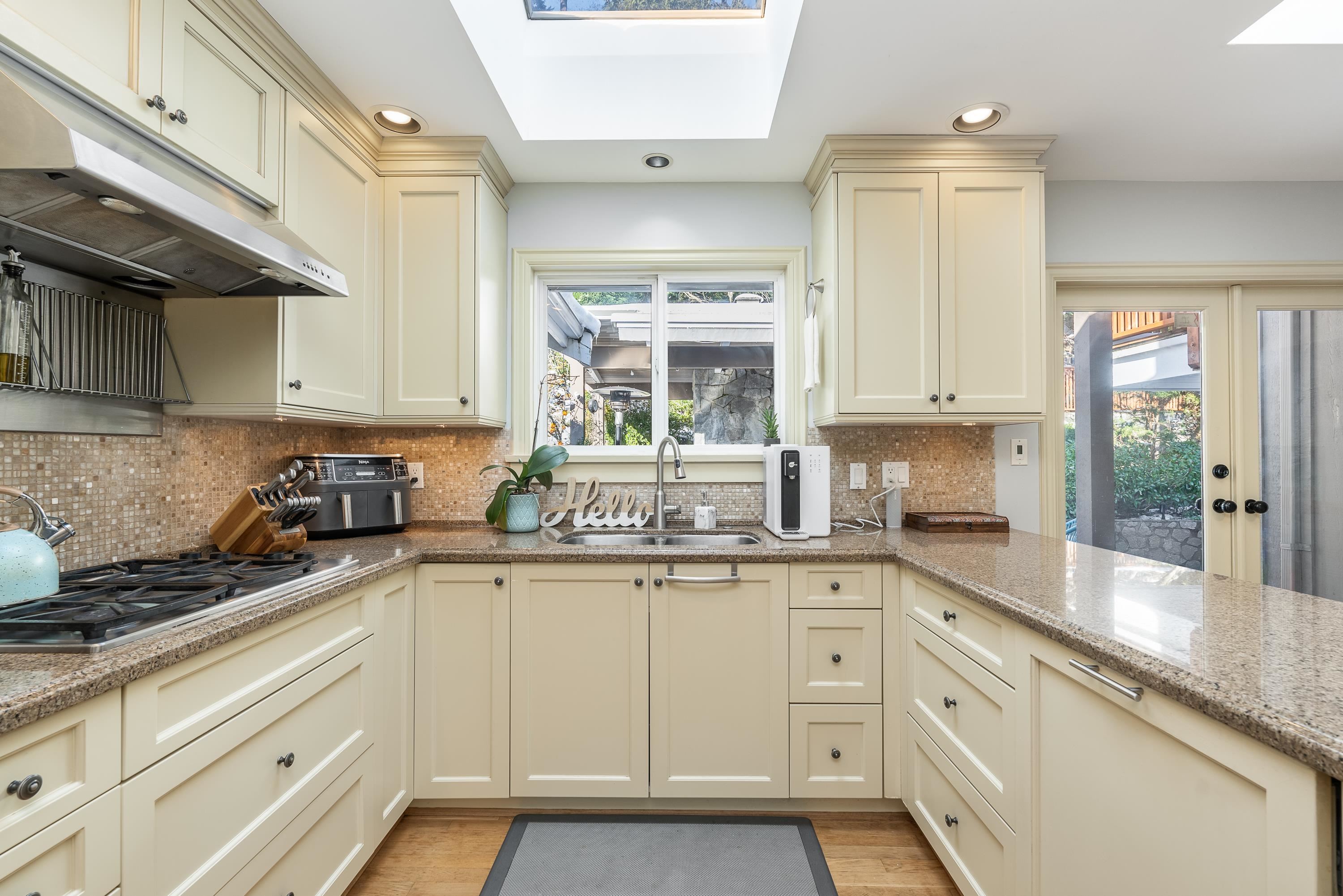 Listing image of 4629 CAULFEILD DRIVE