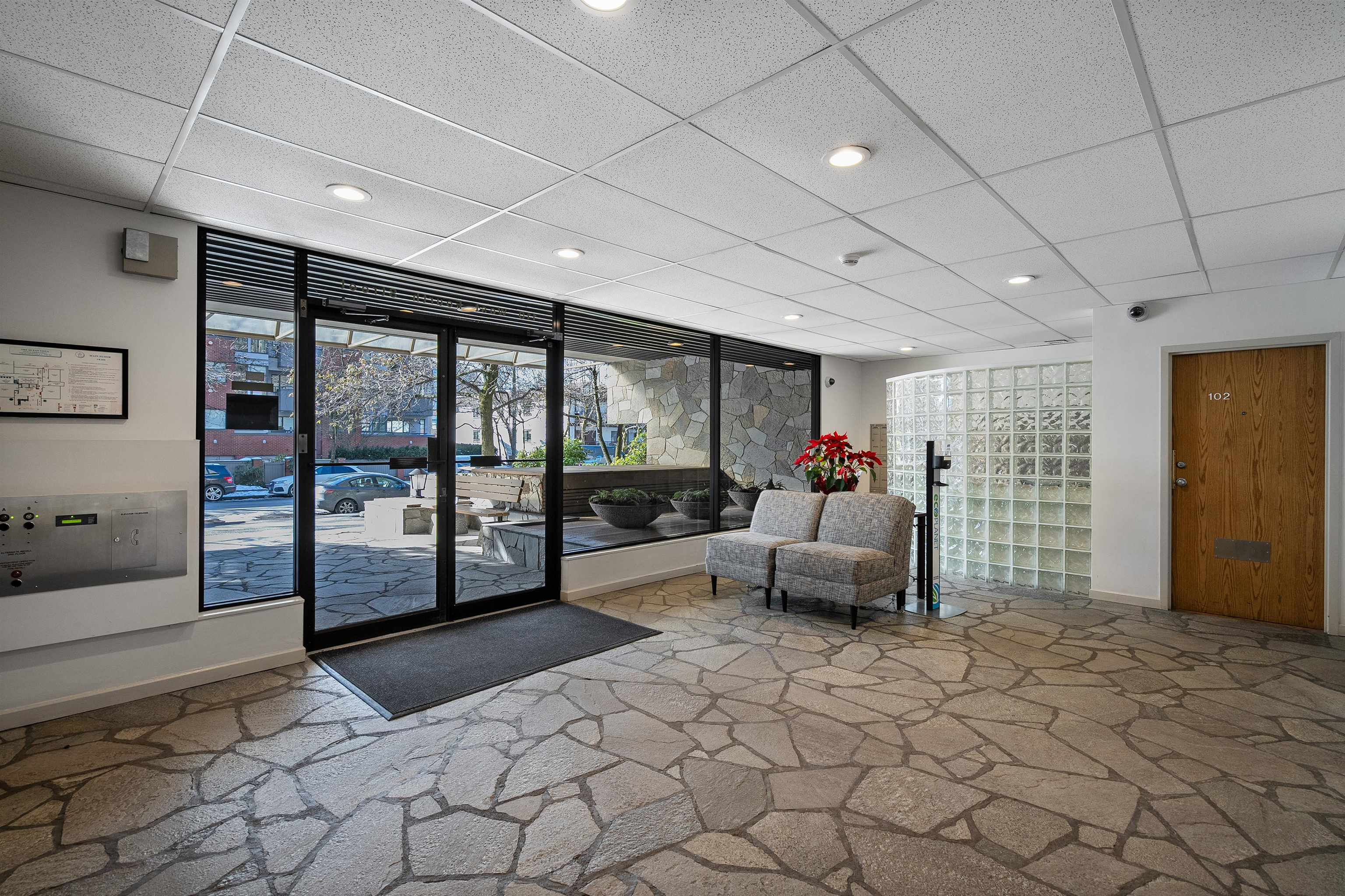 Listing image of 201 110 W 4TH STREET