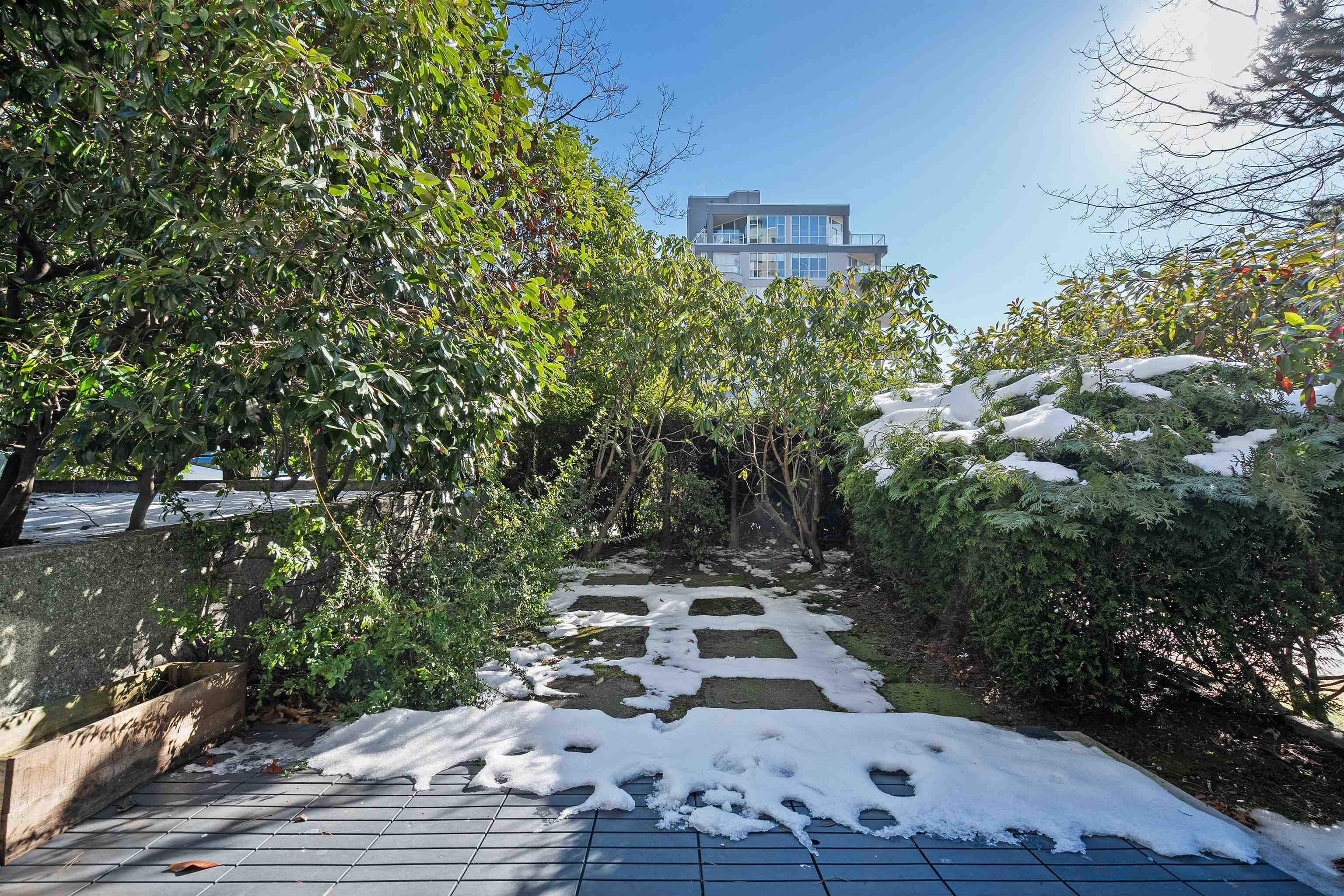 Listing image of 201 110 W 4TH STREET