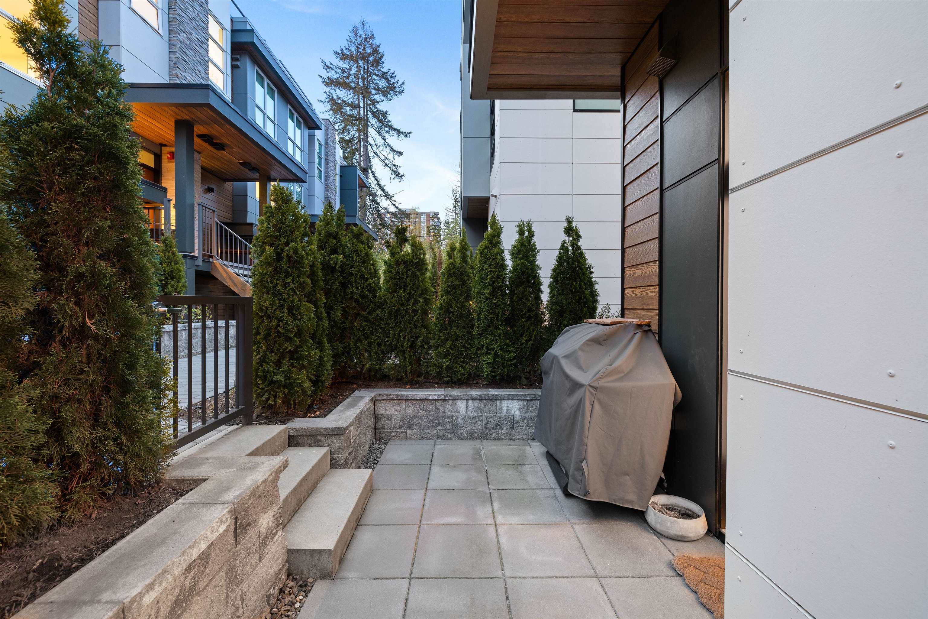 Listing image of 148 2060 CURLING ROAD