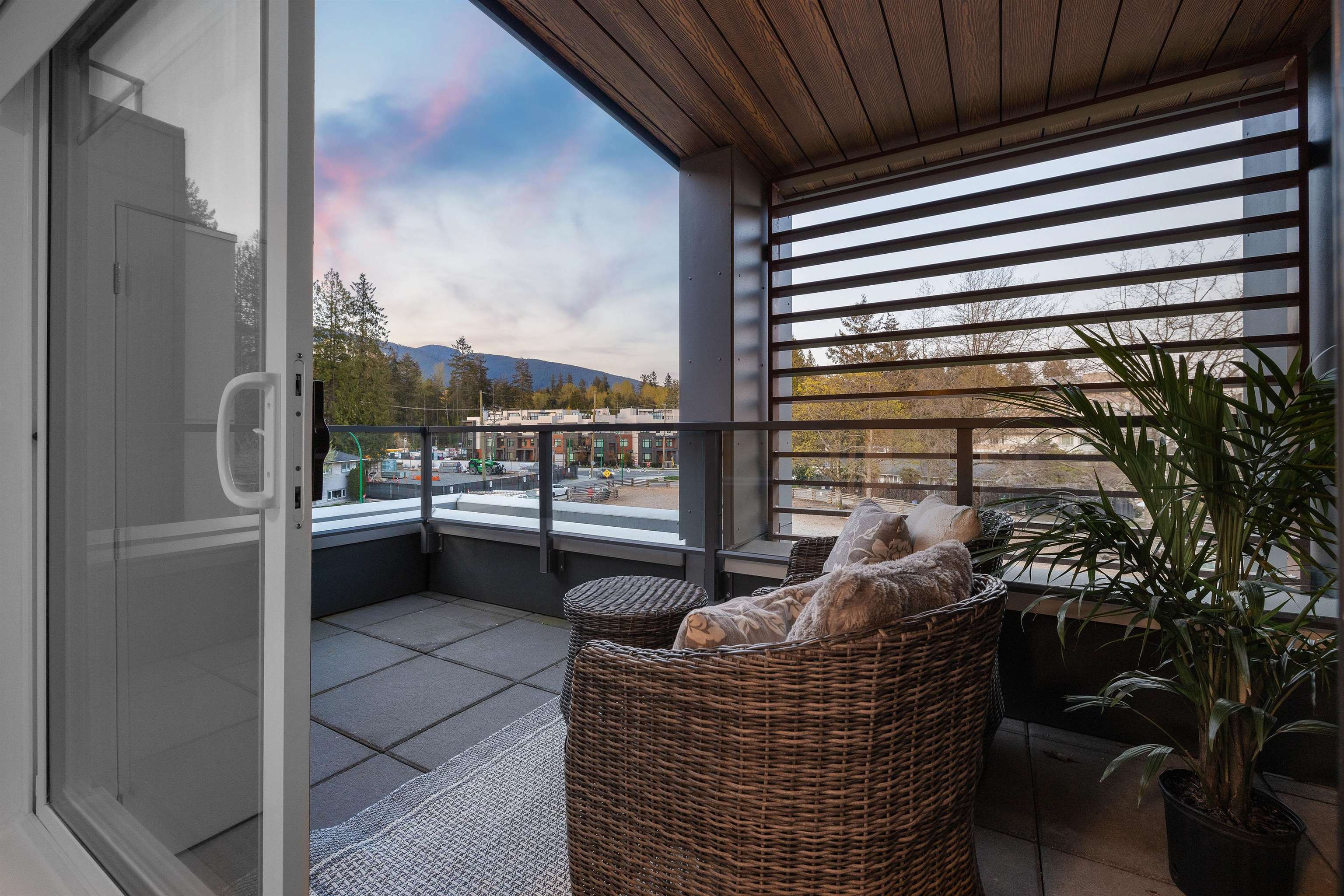Listing image of 148 2060 CURLING ROAD
