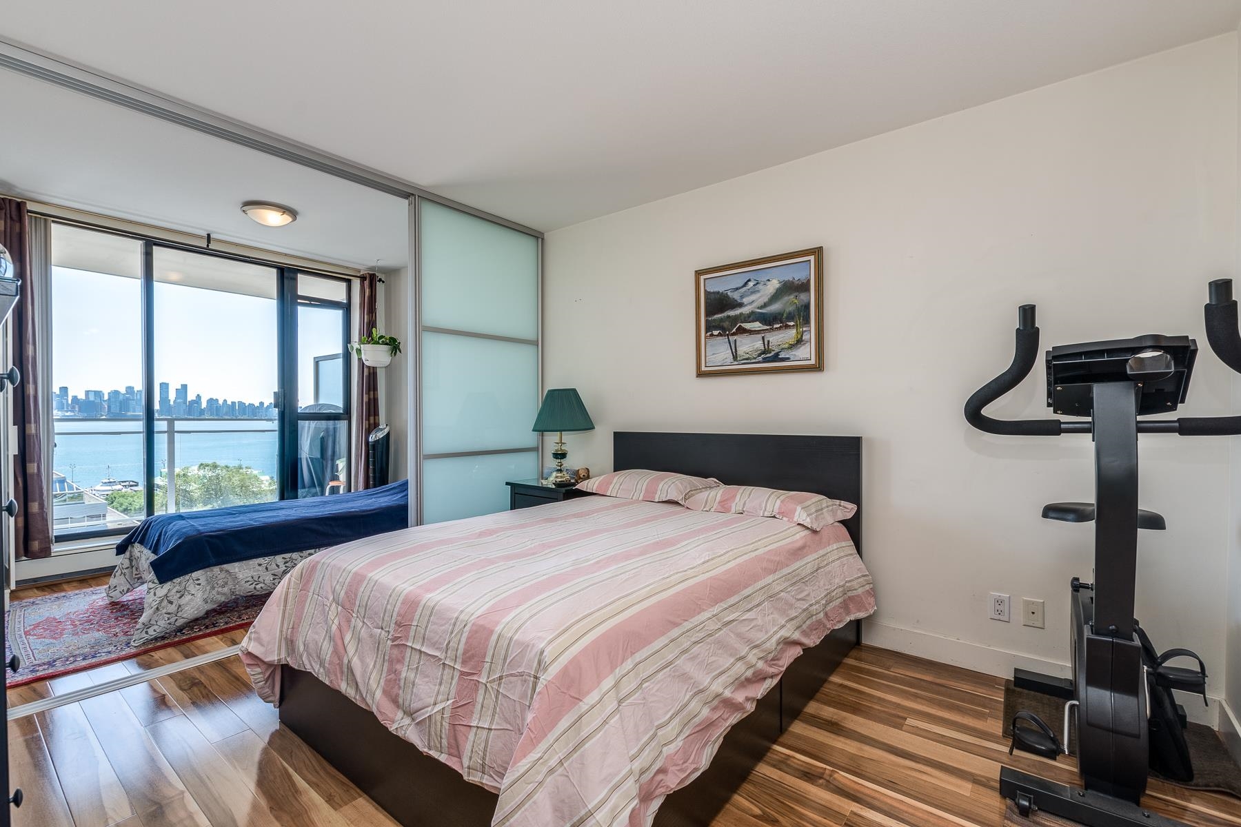 Listing image of 810 175 W 1ST STREET