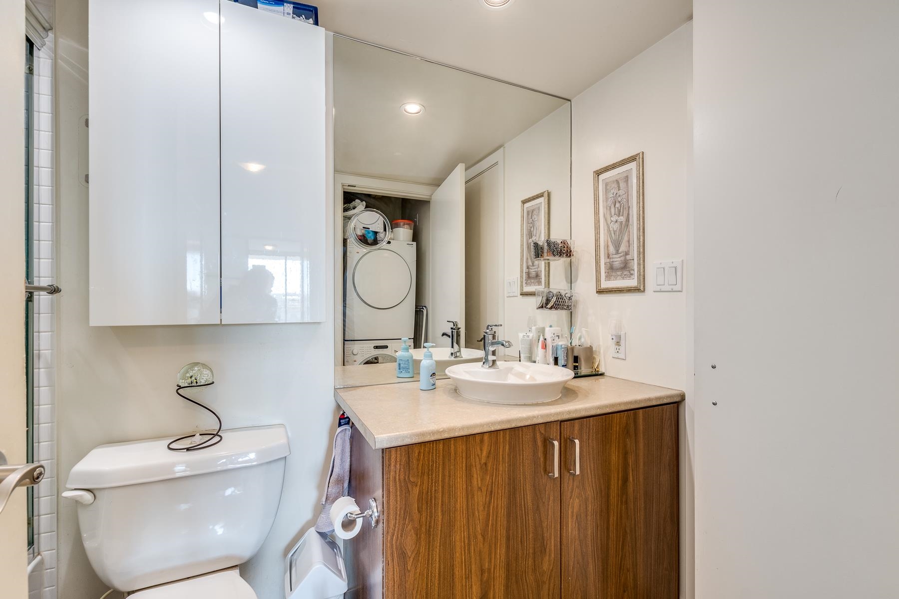 Listing image of 810 175 W 1ST STREET