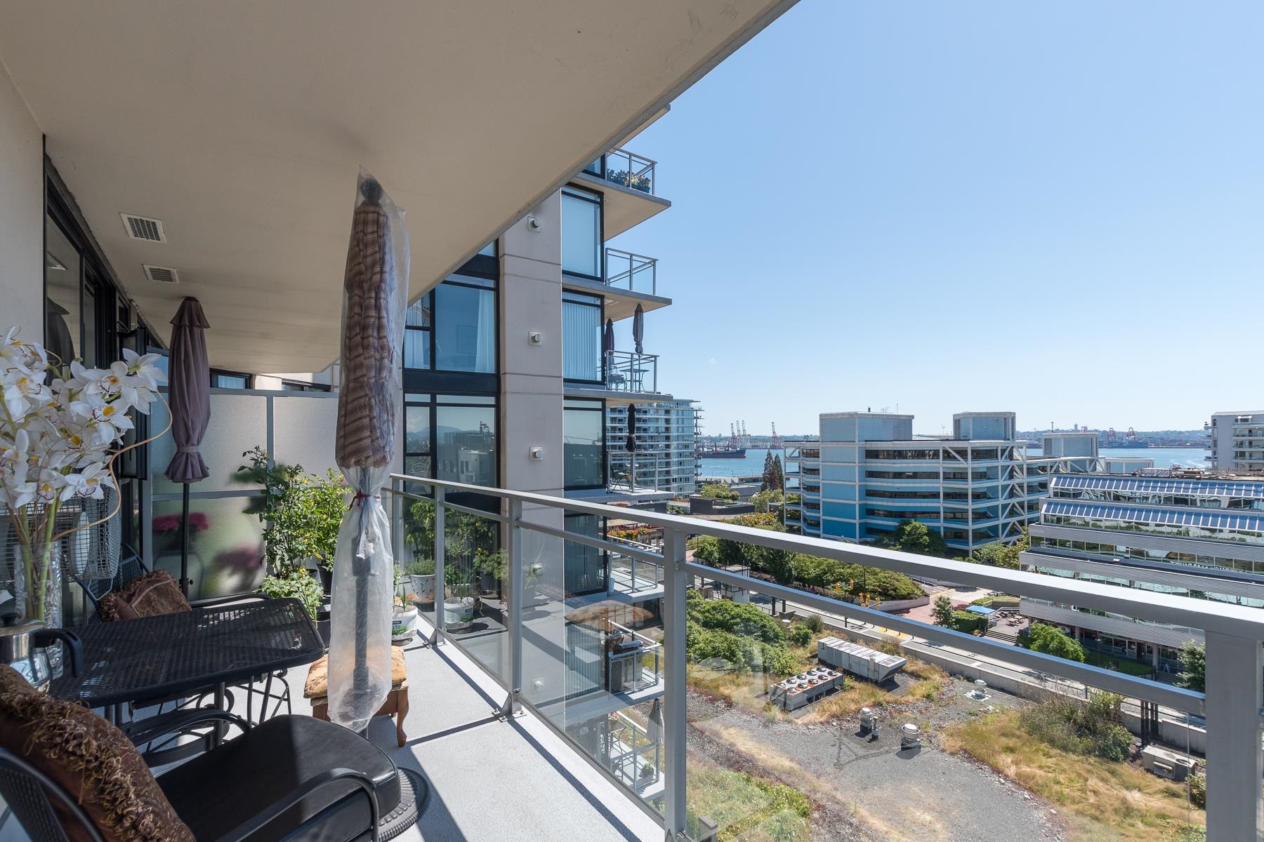 Listing image of 810 175 W 1ST STREET