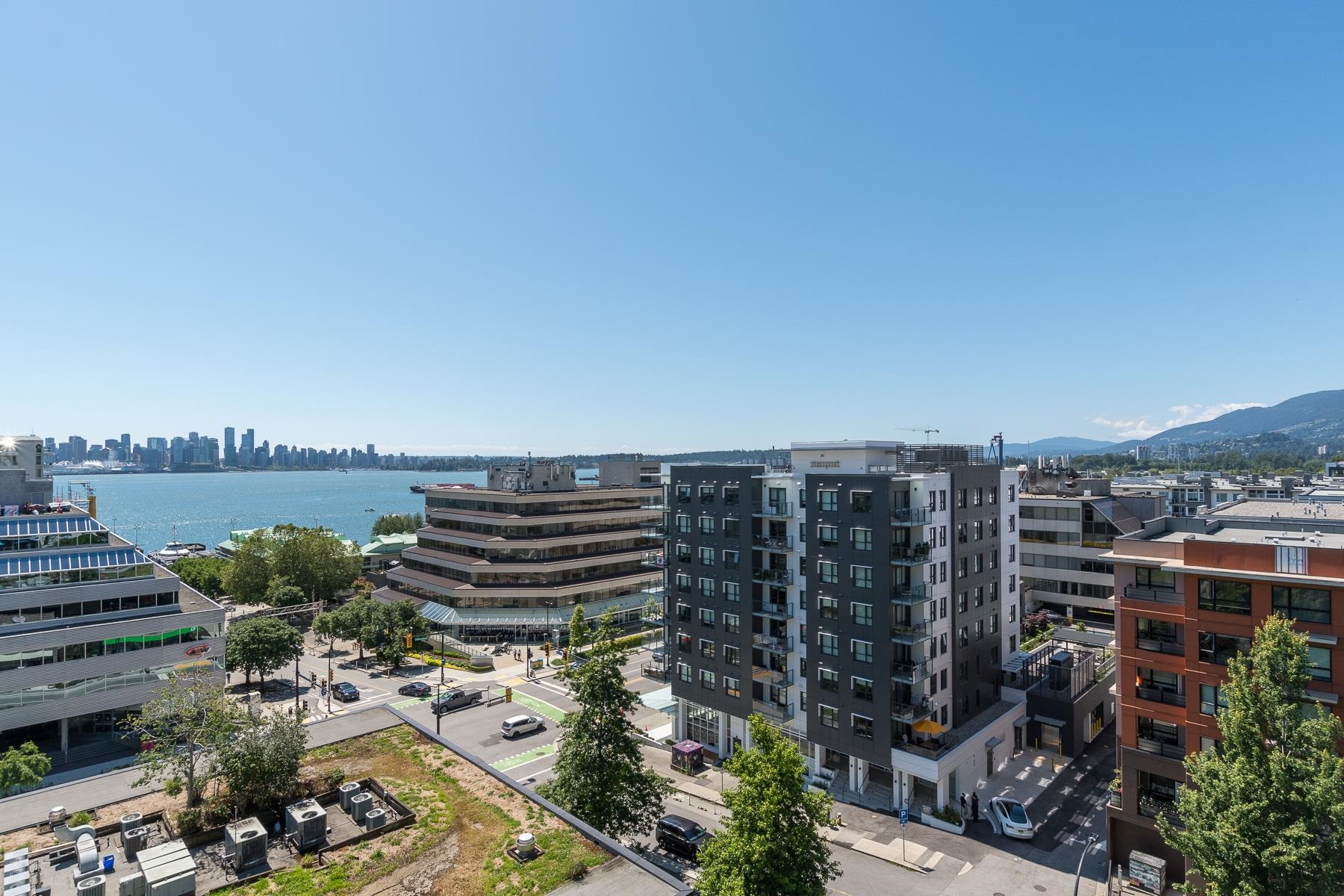 Listing image of 810 175 W 1ST STREET