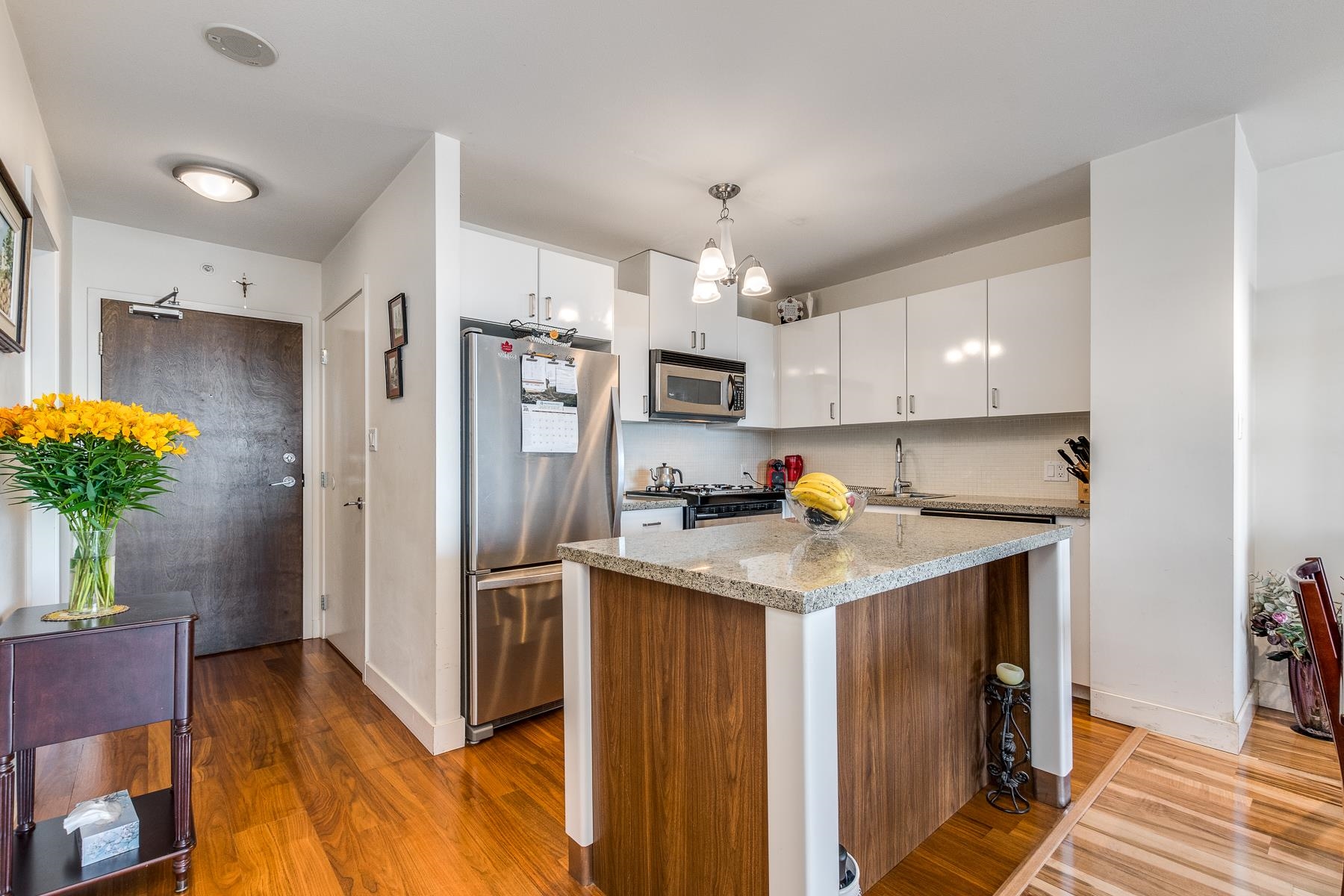 Listing image of 810 175 W 1ST STREET