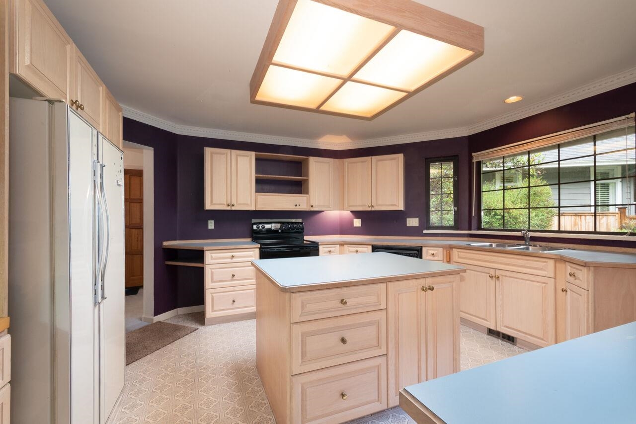 Listing image of 4197 VIRGINIA CRESCENT