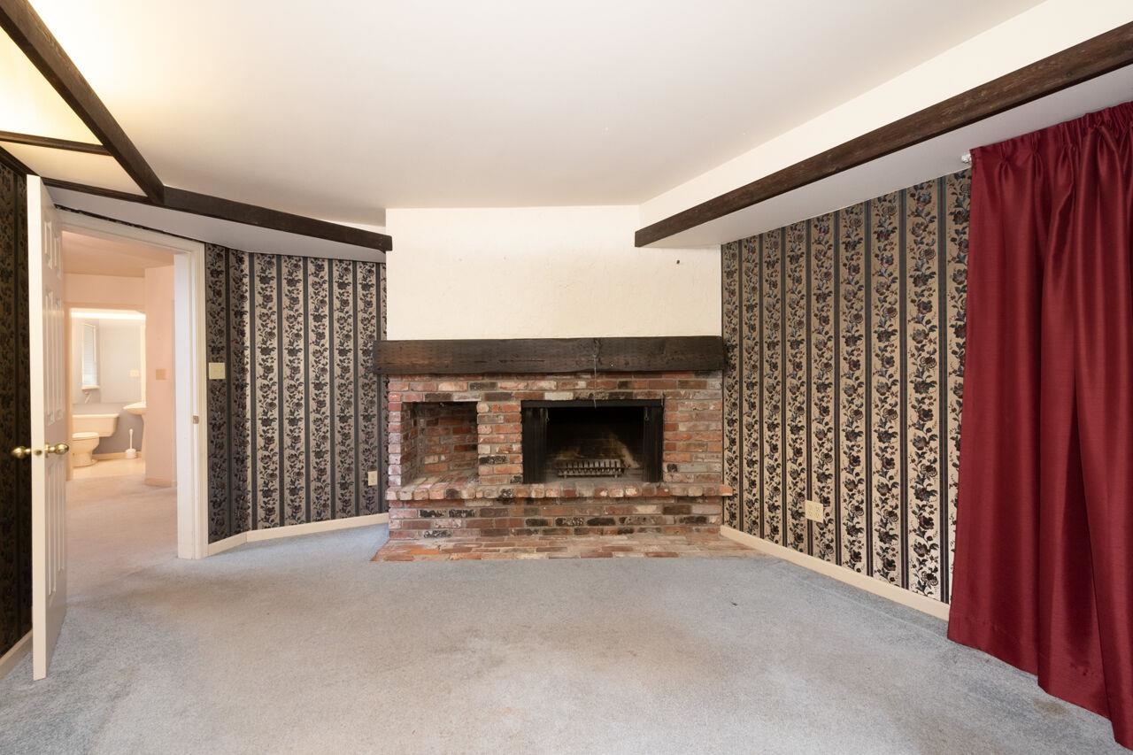 Listing image of 4197 VIRGINIA CRESCENT