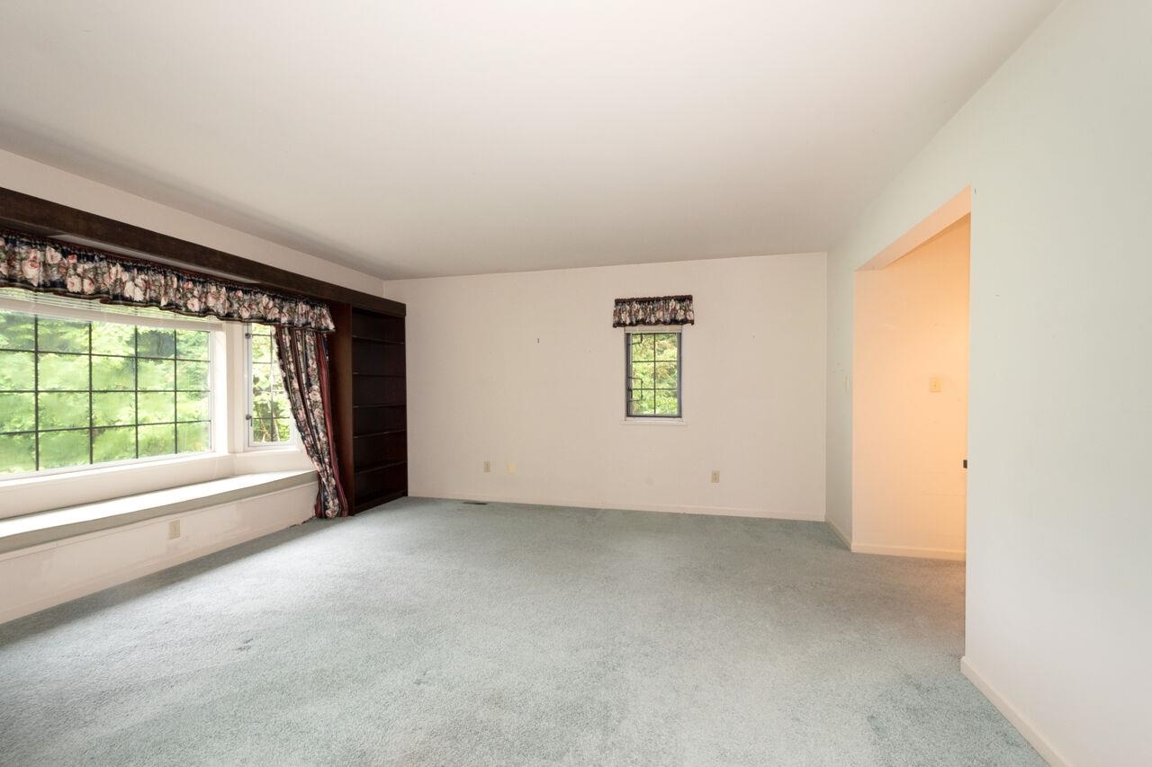 Listing image of 4197 VIRGINIA CRESCENT