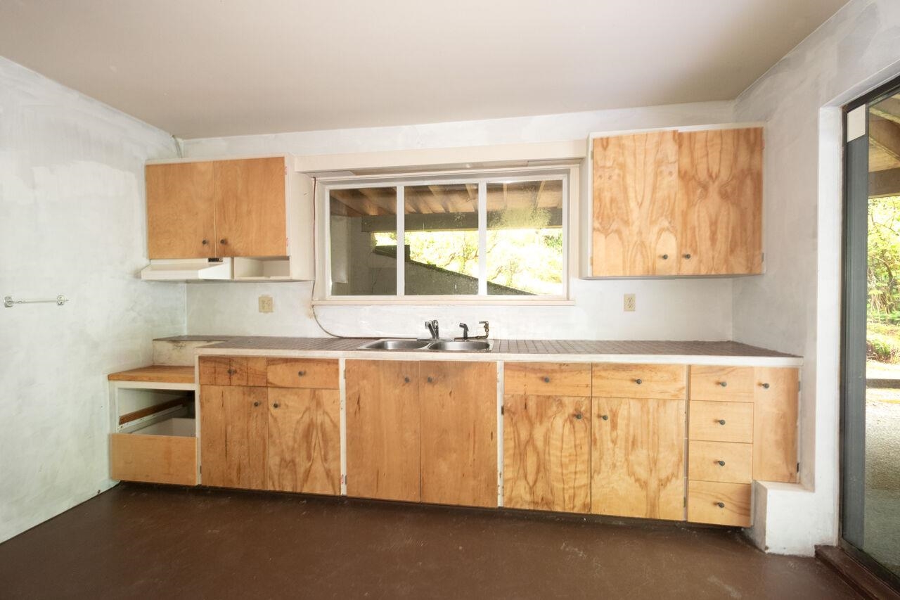 Listing image of 4197 VIRGINIA CRESCENT