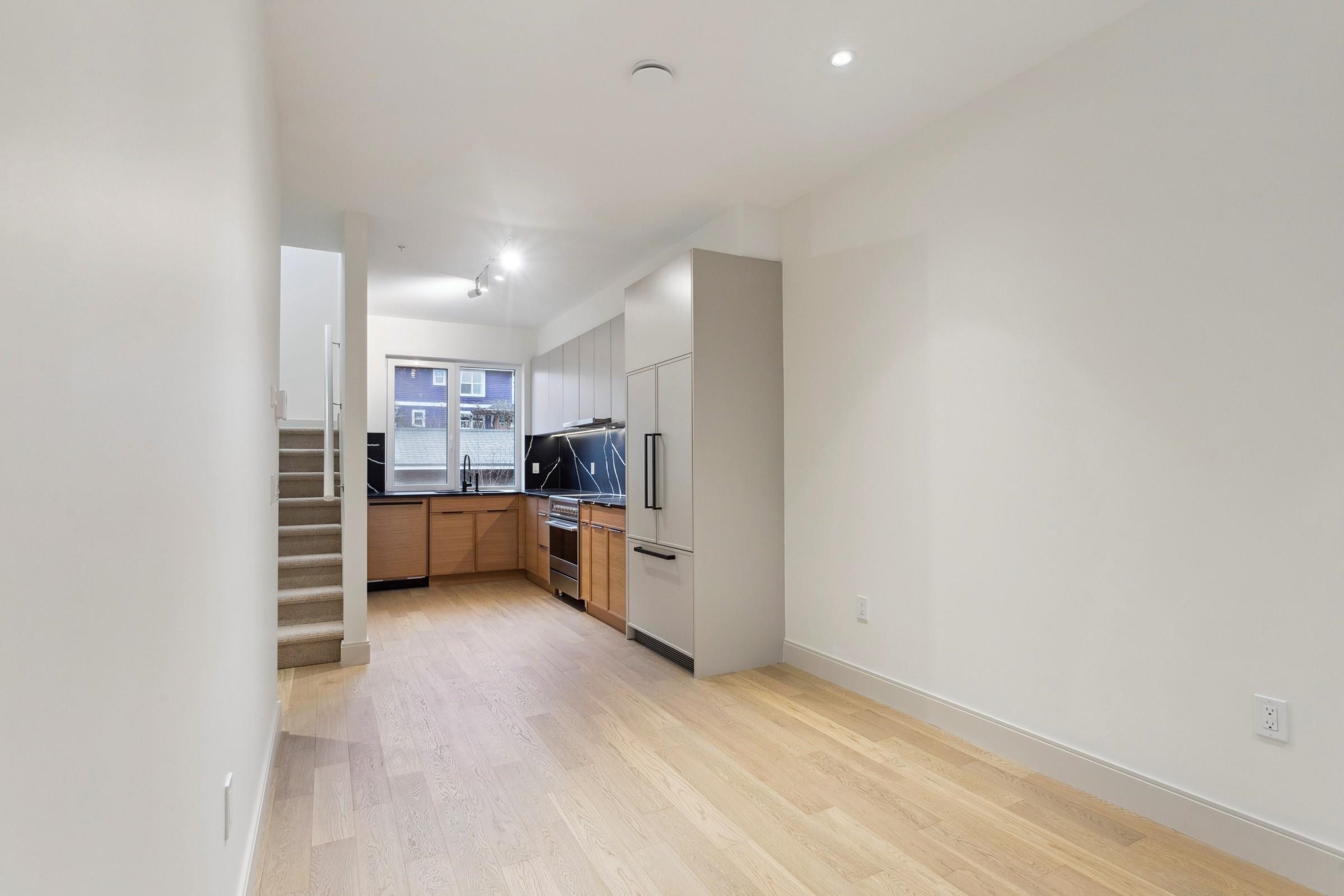 Listing image of 18 632 E 3RD STREET