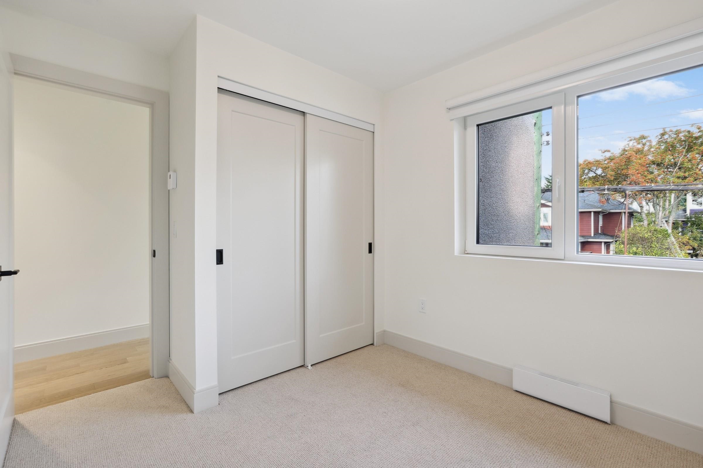Listing image of 18 632 E 3RD STREET