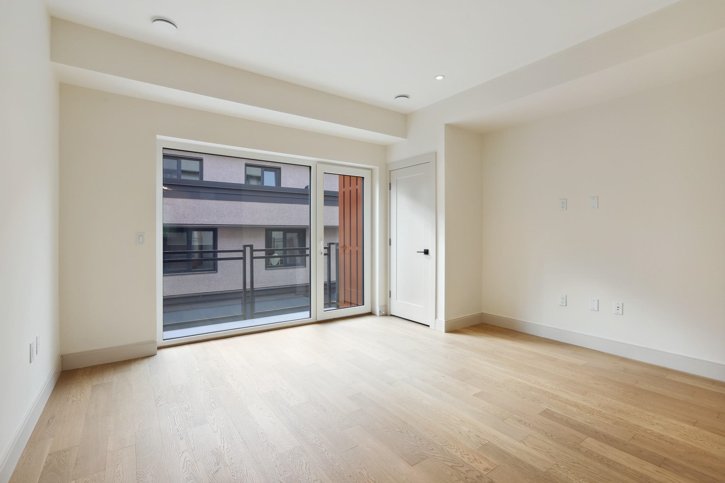 Listing image of 18 632 E 3RD STREET