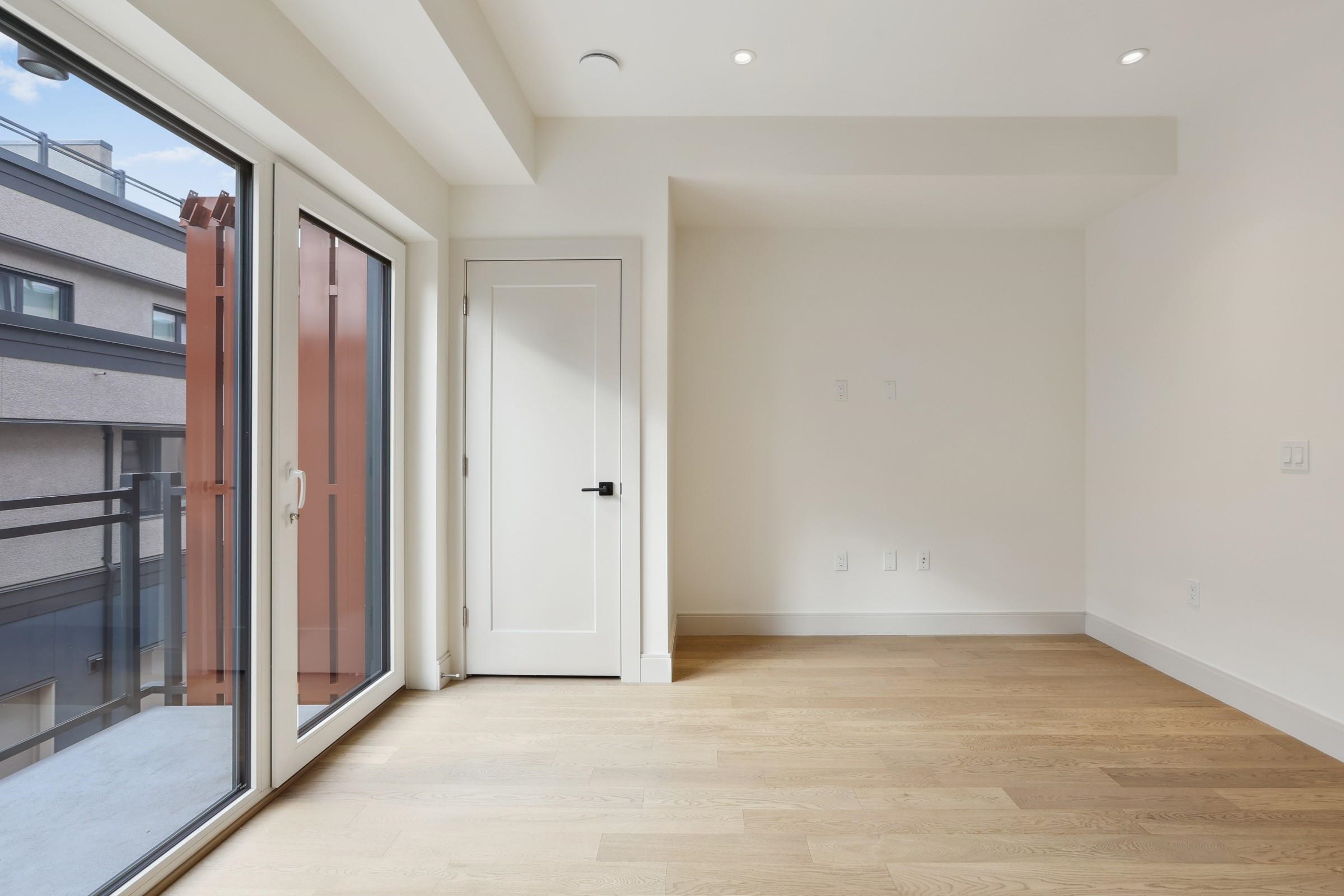 Listing image of 18 632 E 3RD STREET
