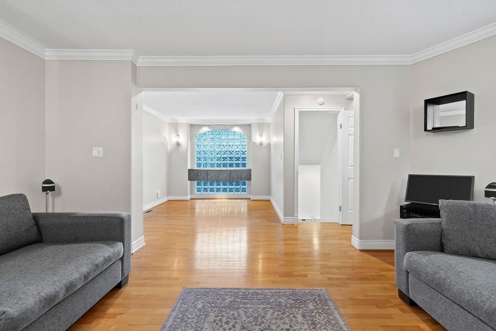 Listing image of 3998 PHYLLIS ROAD