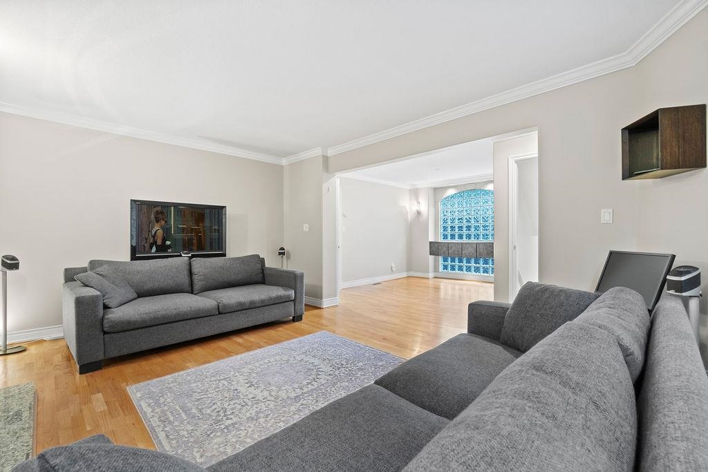 Listing image of 3998 PHYLLIS ROAD