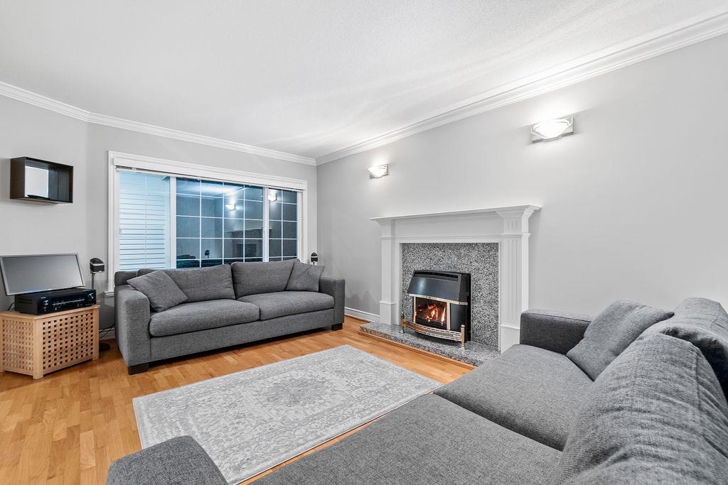 Listing image of 3998 PHYLLIS ROAD