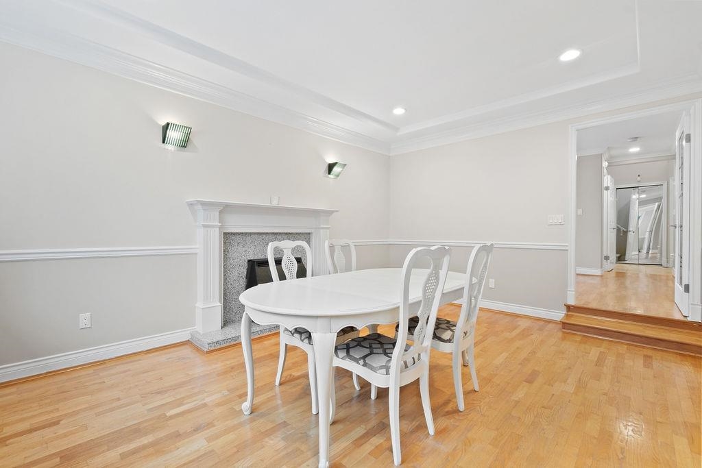 Listing image of 3998 PHYLLIS ROAD