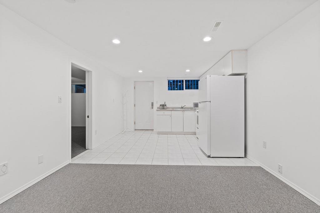 Listing image of 3998 PHYLLIS ROAD