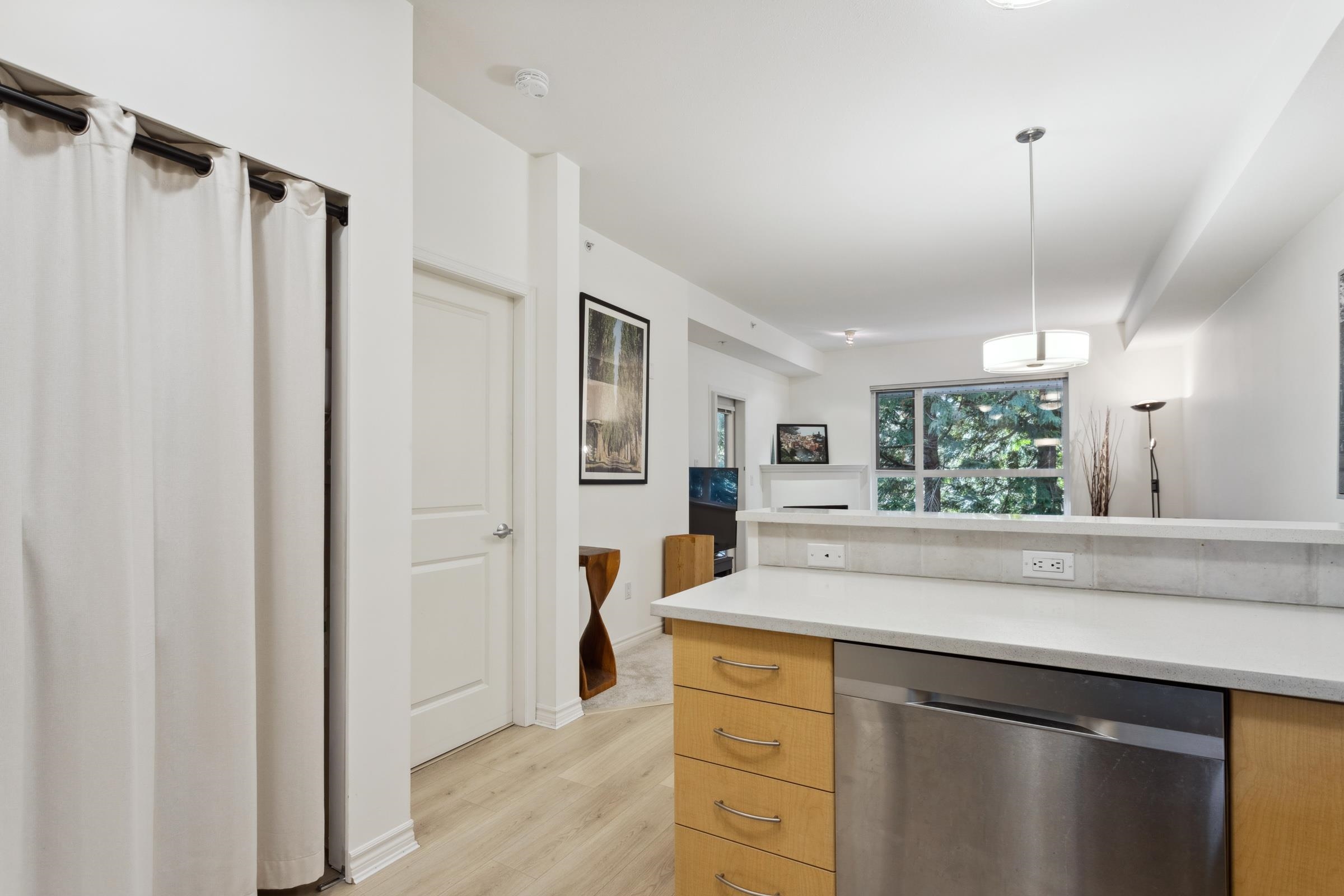 Listing image of 306 3151 CONNAUGHT CRESCENT