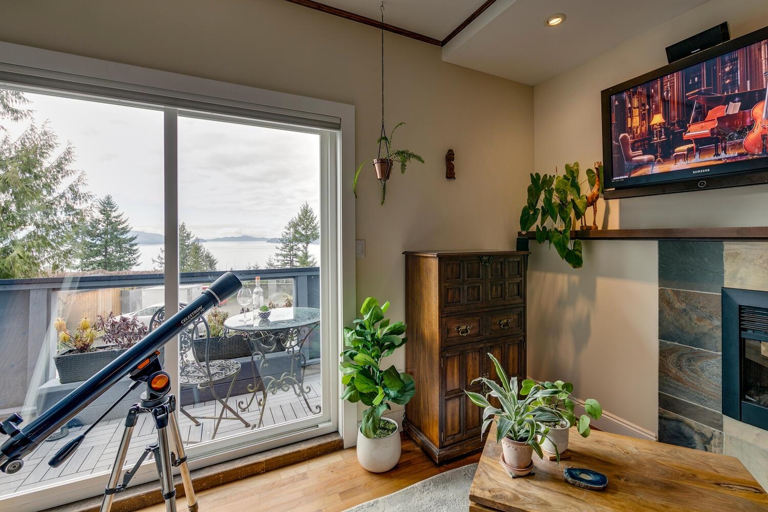 Listing image of 5 350 CENTRE ROAD