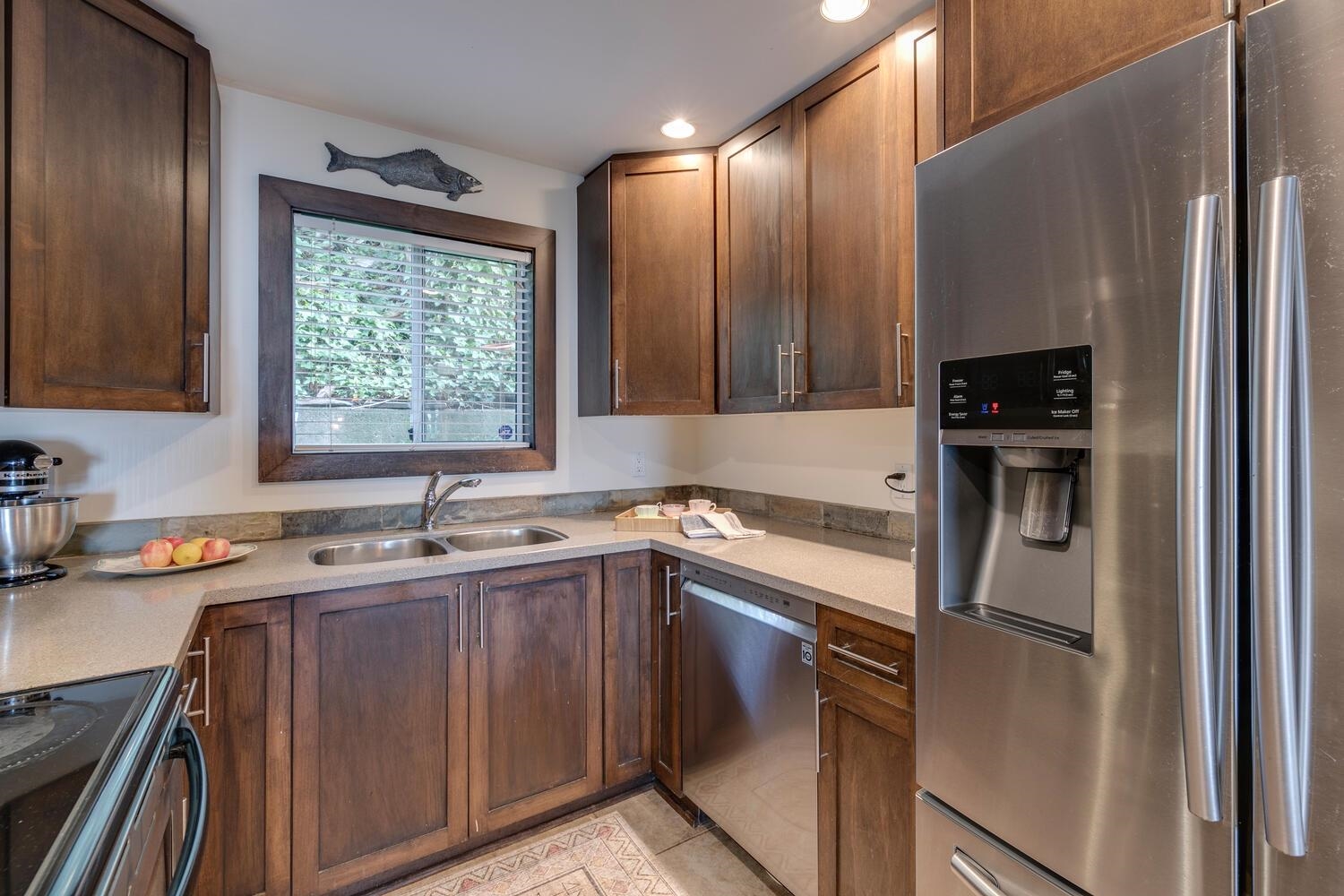 Listing image of 5 350 CENTRE ROAD