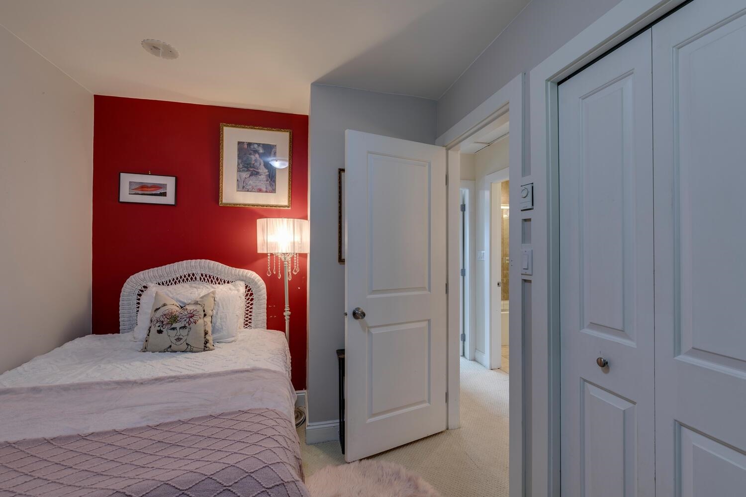 Listing image of 5 350 CENTRE ROAD